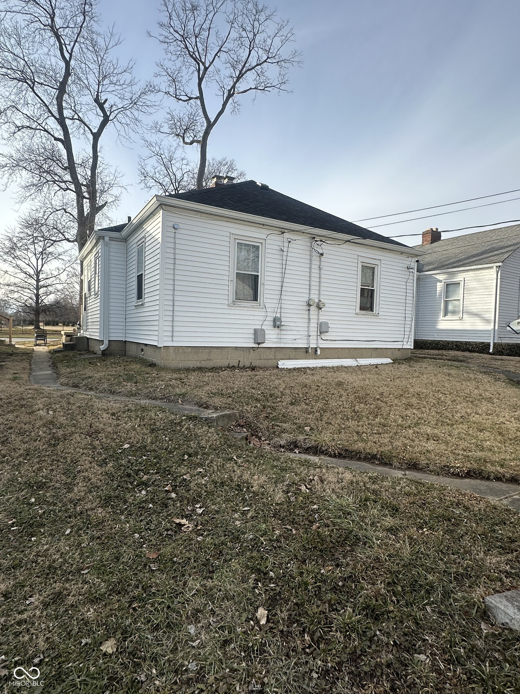 4017-4019 Clarendon Road