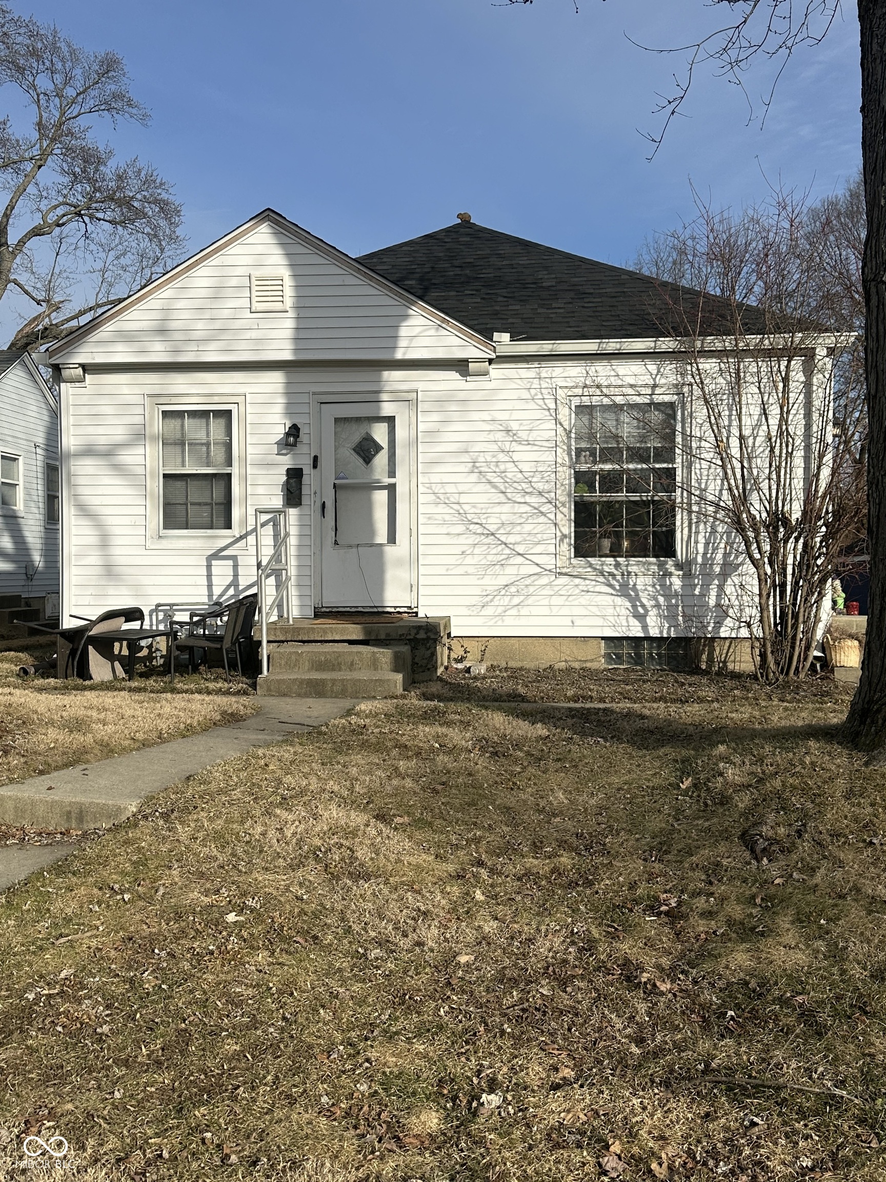 4017-4019 Clarendon Road