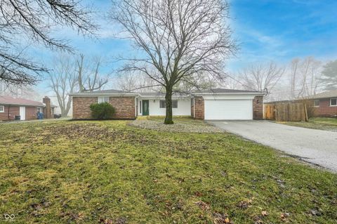 Photo of 7527 E Raymond Street, Indianapolis, IN 46239 (MLS # 22087306)