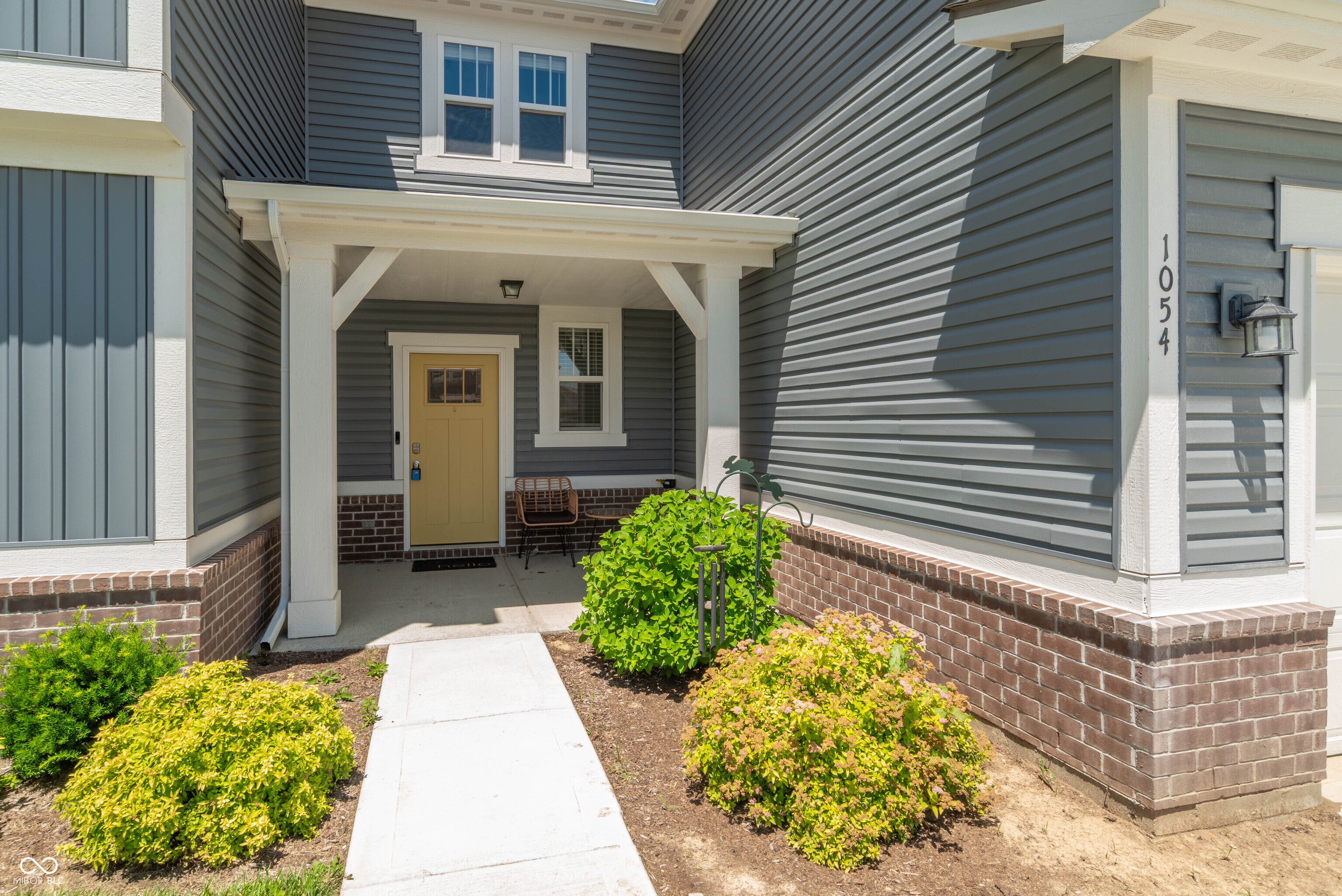 1054 E Valley Oak Court