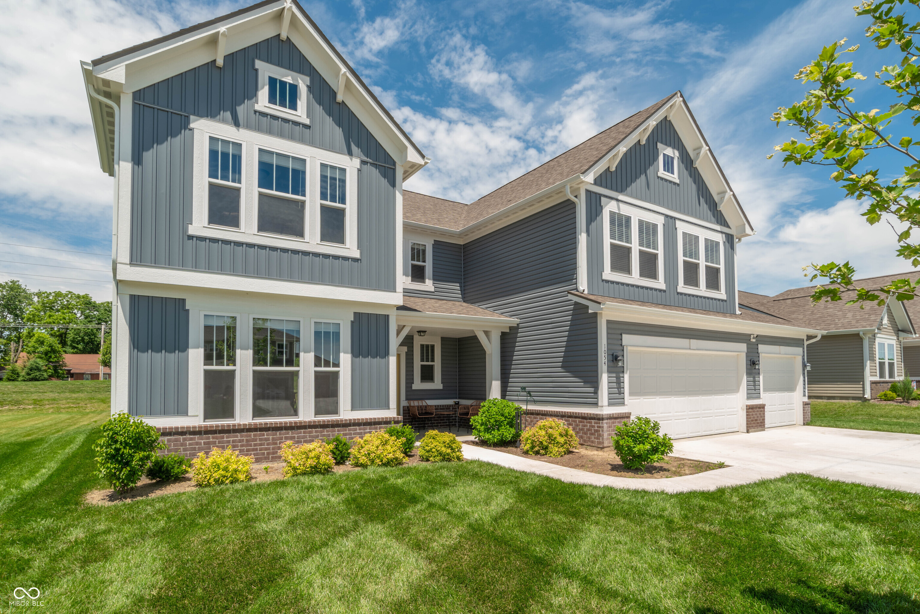 1054 E Valley Oak Court