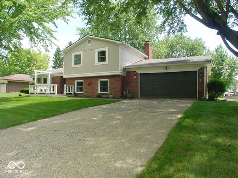 Photo of 34 Riverview Court, Greenfield, IN 46140 (MLS # 22112646)