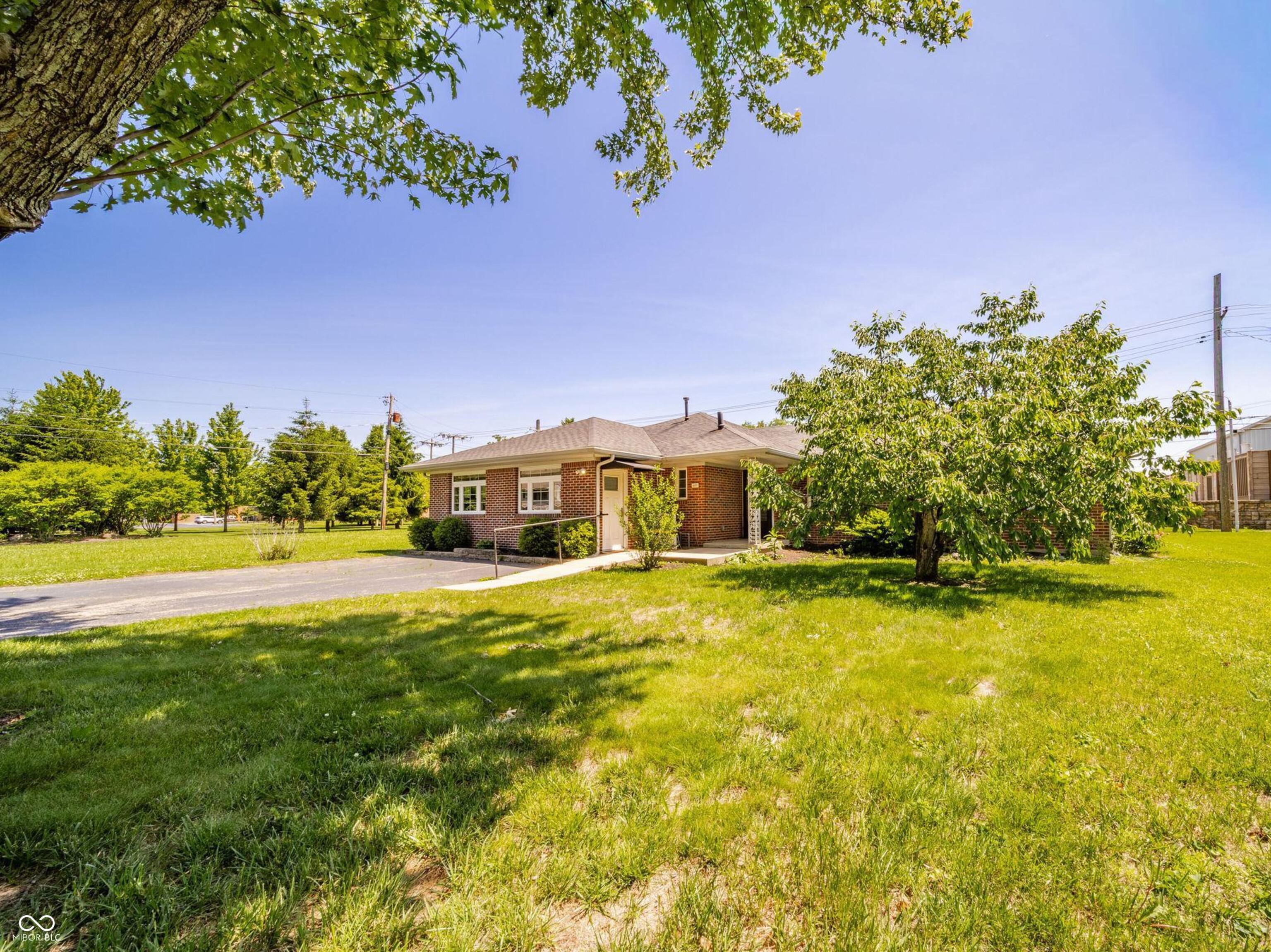 600 N Alden Road
