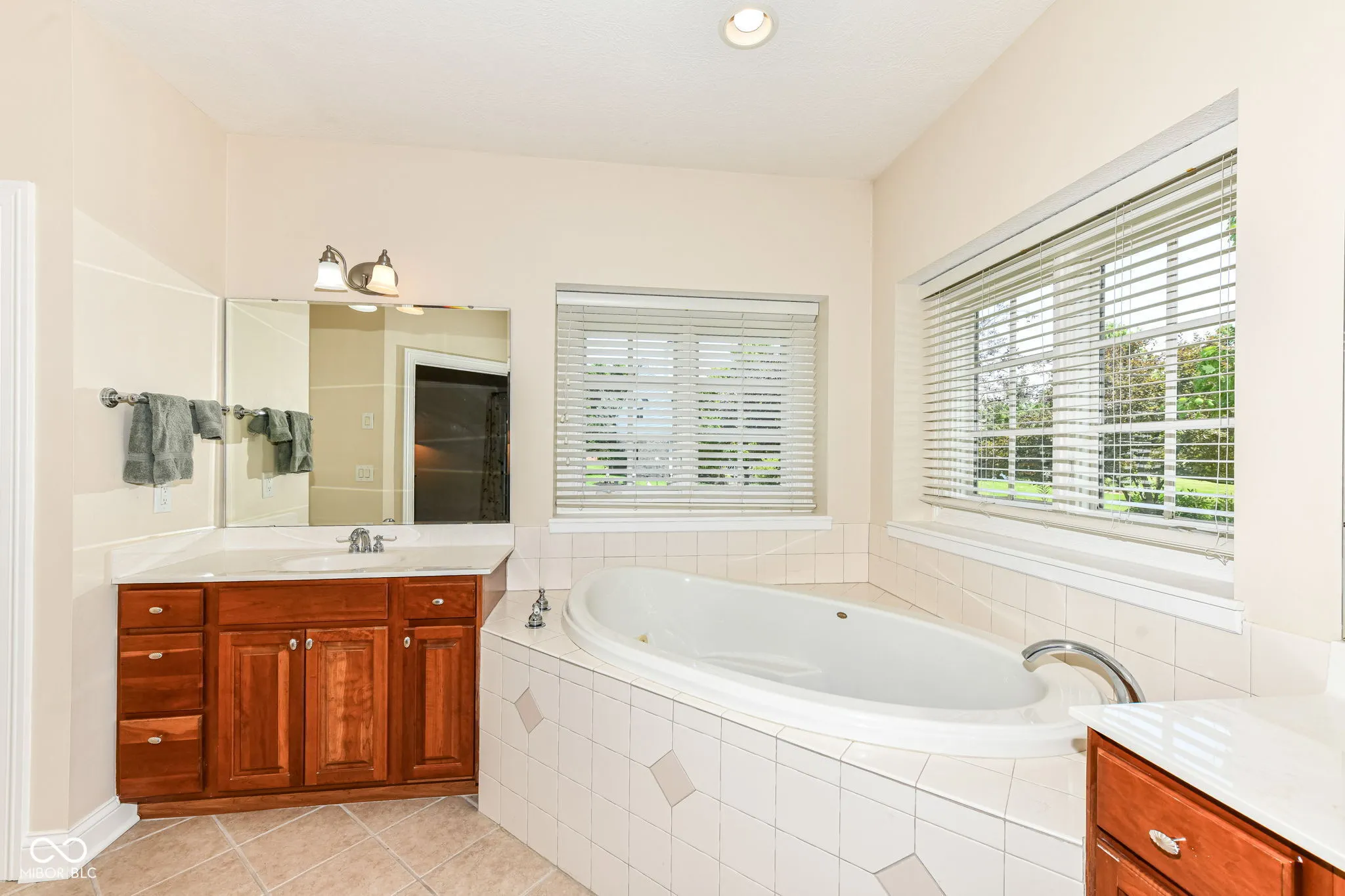 Indianapolis, Indiana 46256, United States, 3 Bedrooms Bedrooms, ,3 BathroomsBathrooms,Residential,Pending,156602