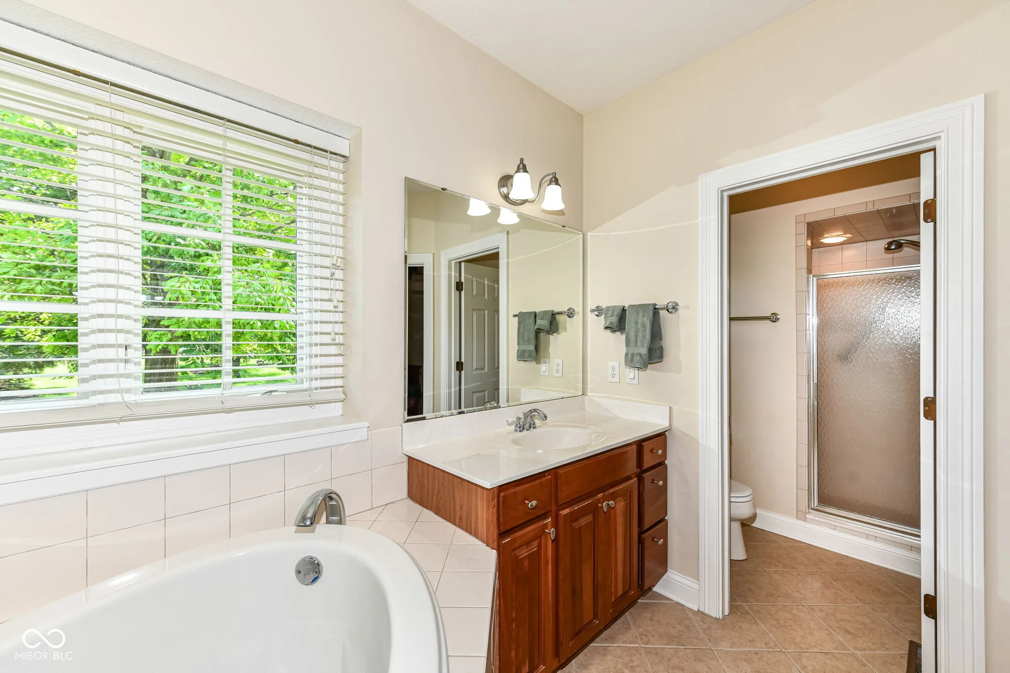 Indianapolis, Indiana 46256, United States, 3 Bedrooms Bedrooms, ,3 BathroomsBathrooms,Residential,Pending,156602