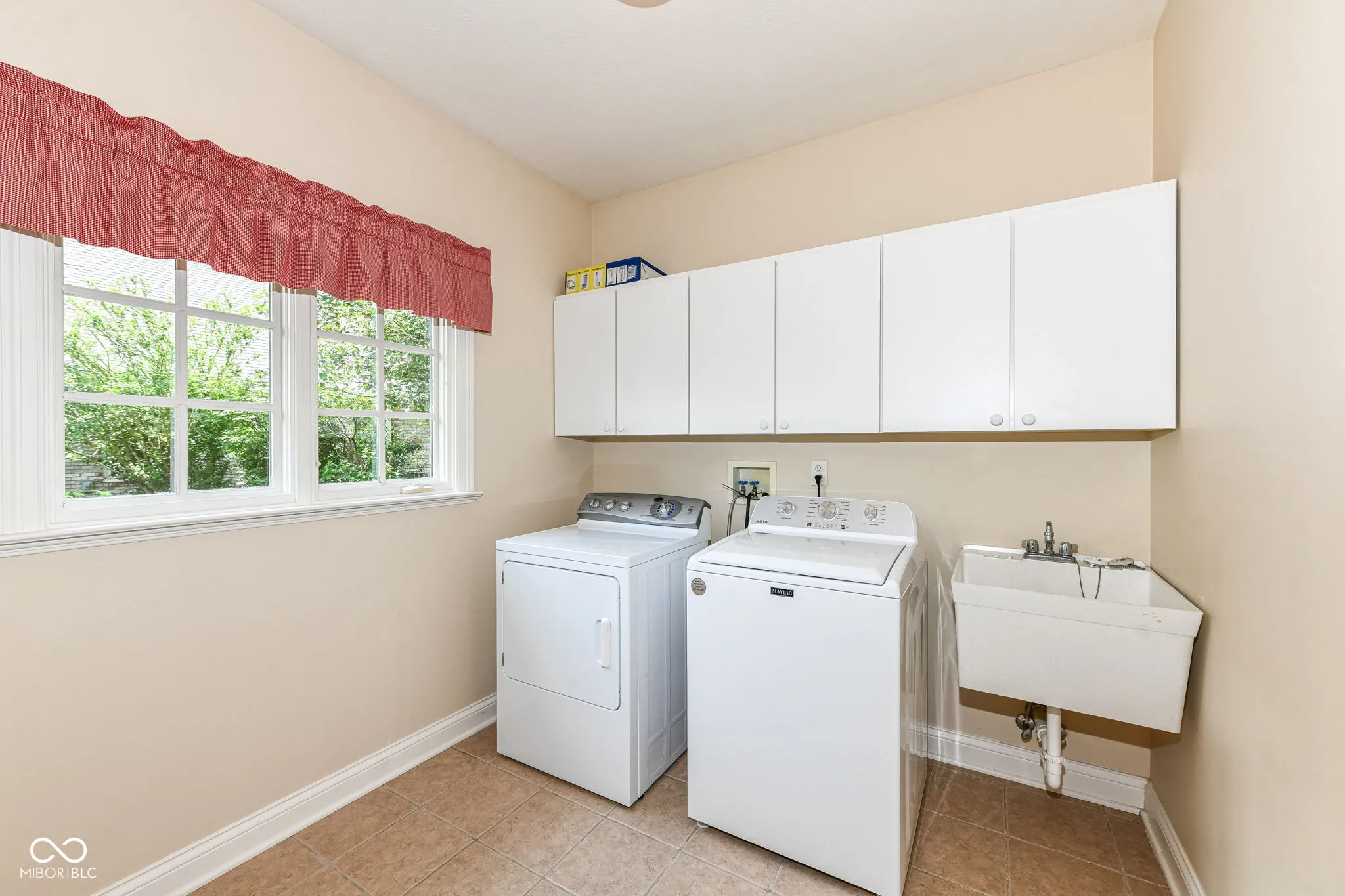 Indianapolis, Indiana 46256, United States, 3 Bedrooms Bedrooms, ,3 BathroomsBathrooms,Residential,Pending,156602