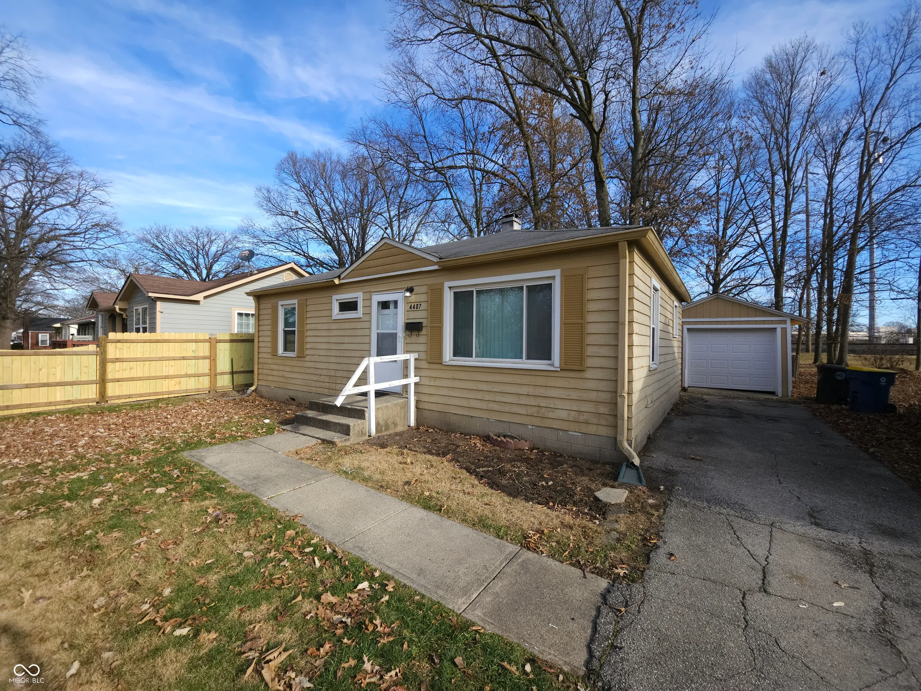 Indianapolis, Indiana 46226, United States, 2 Bedrooms Bedrooms, ,1 BathroomBathrooms,Residential,Active,81990