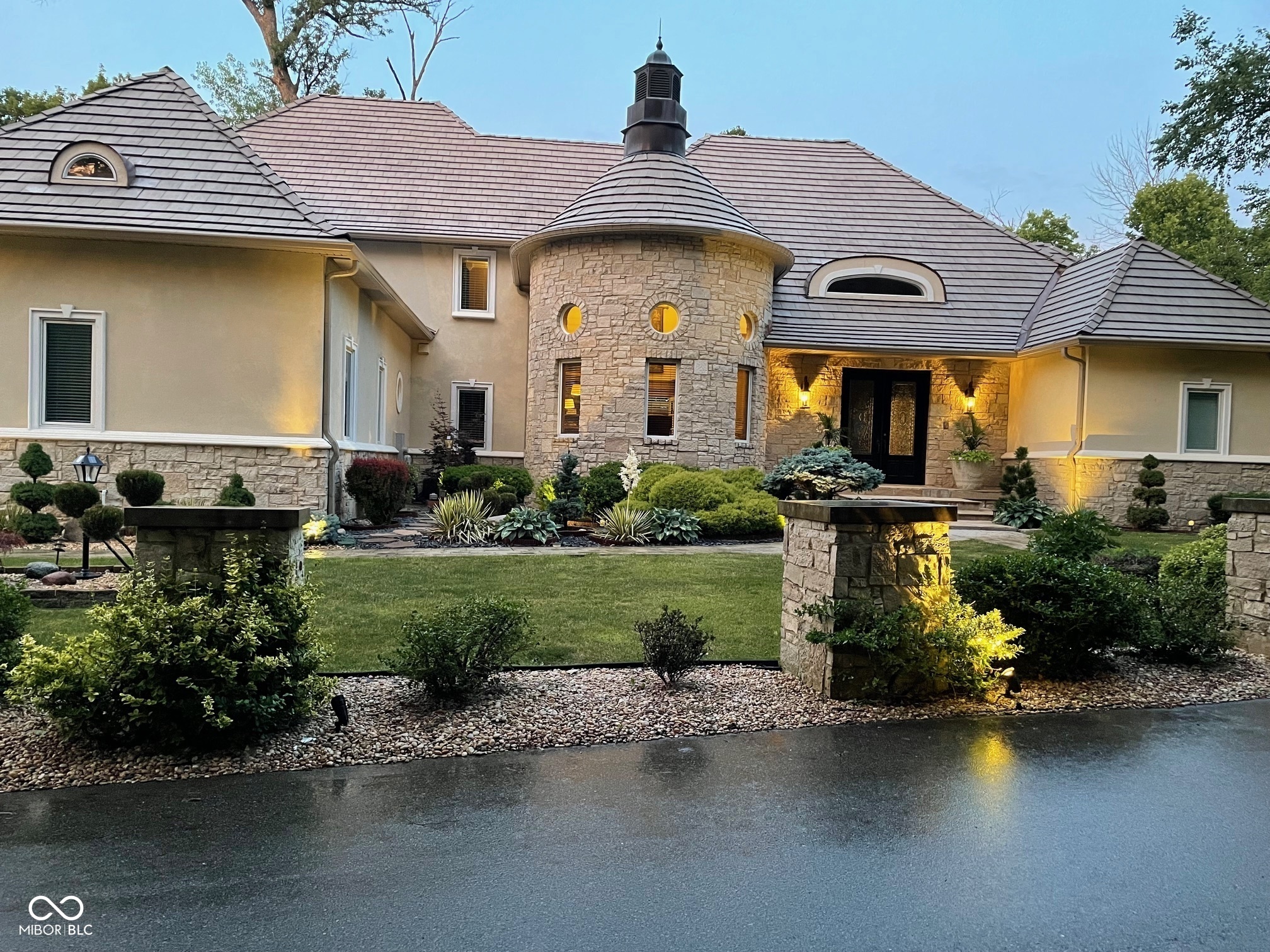 10821 Club Point Drive