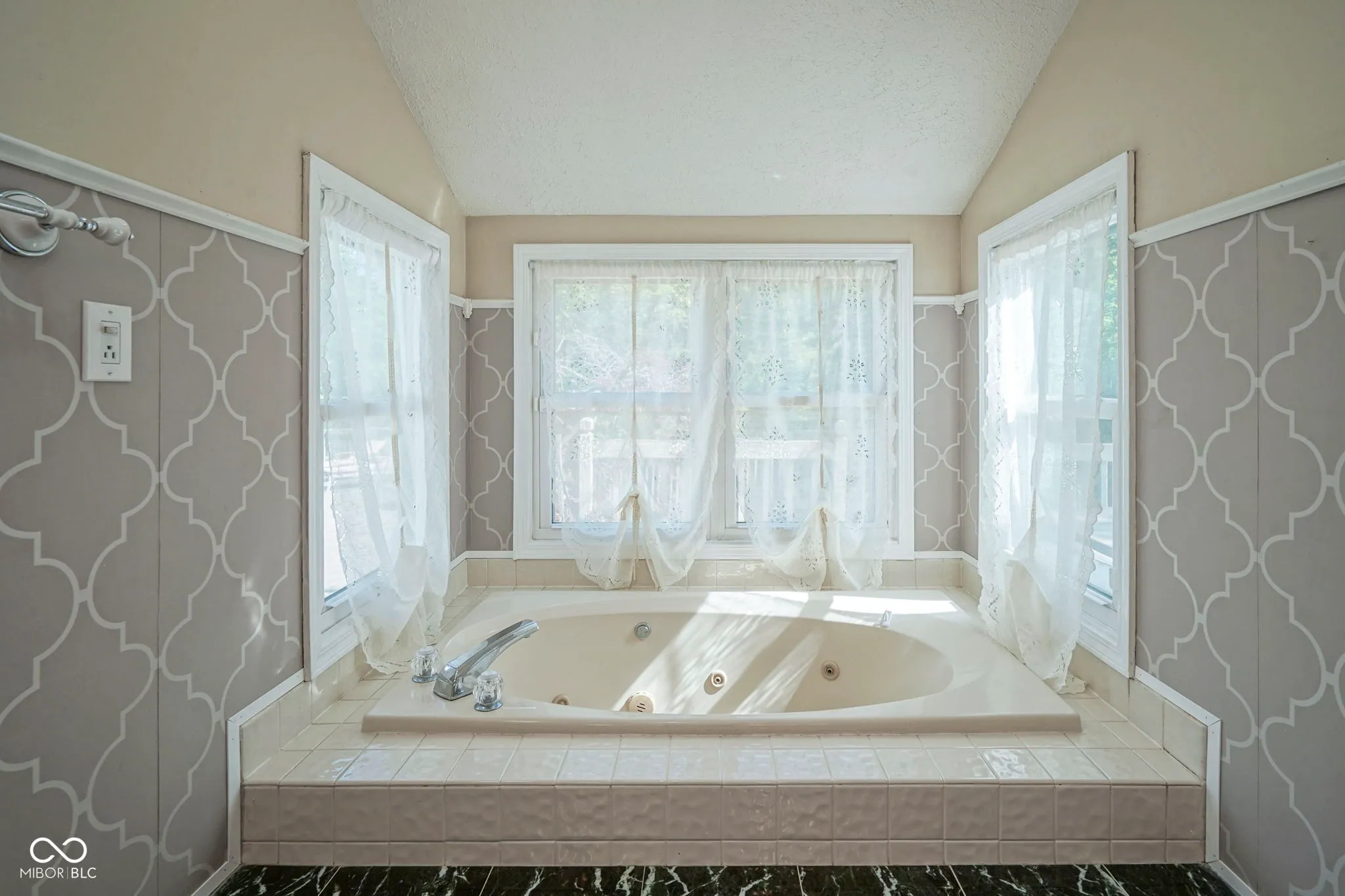 Carmel, Indiana 46032, United States, 4 Bedrooms Bedrooms, ,3 BathroomsBathrooms,Residential,Active,132756