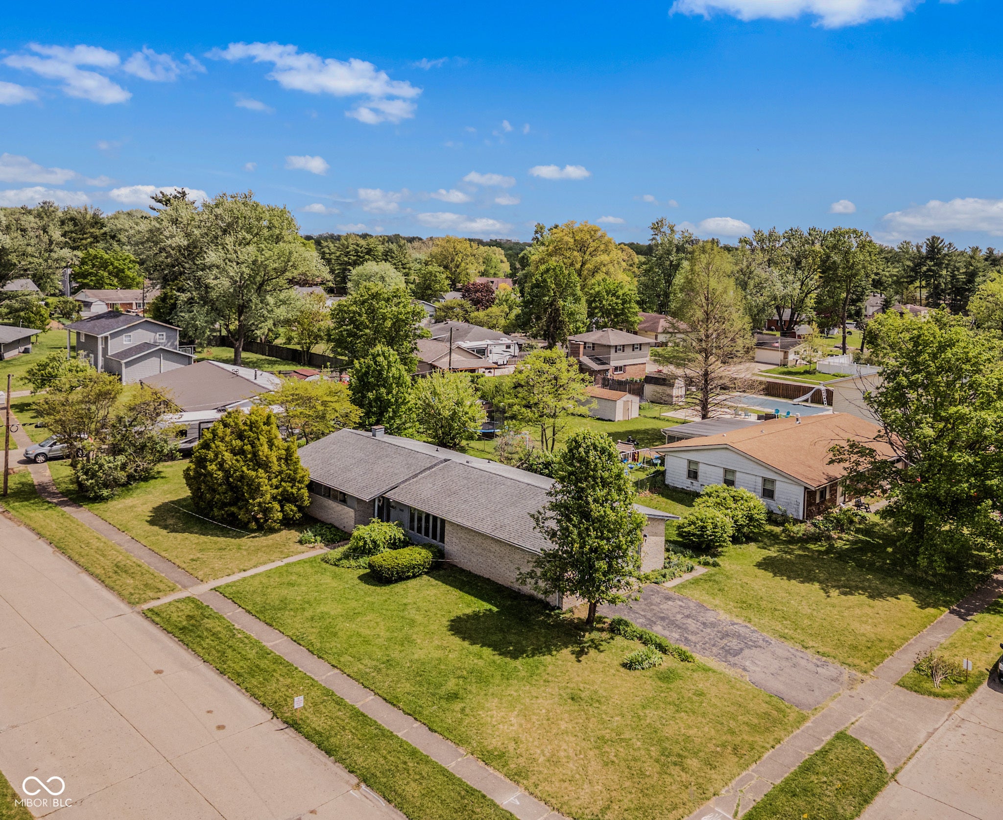 3419 Larkspur Lane