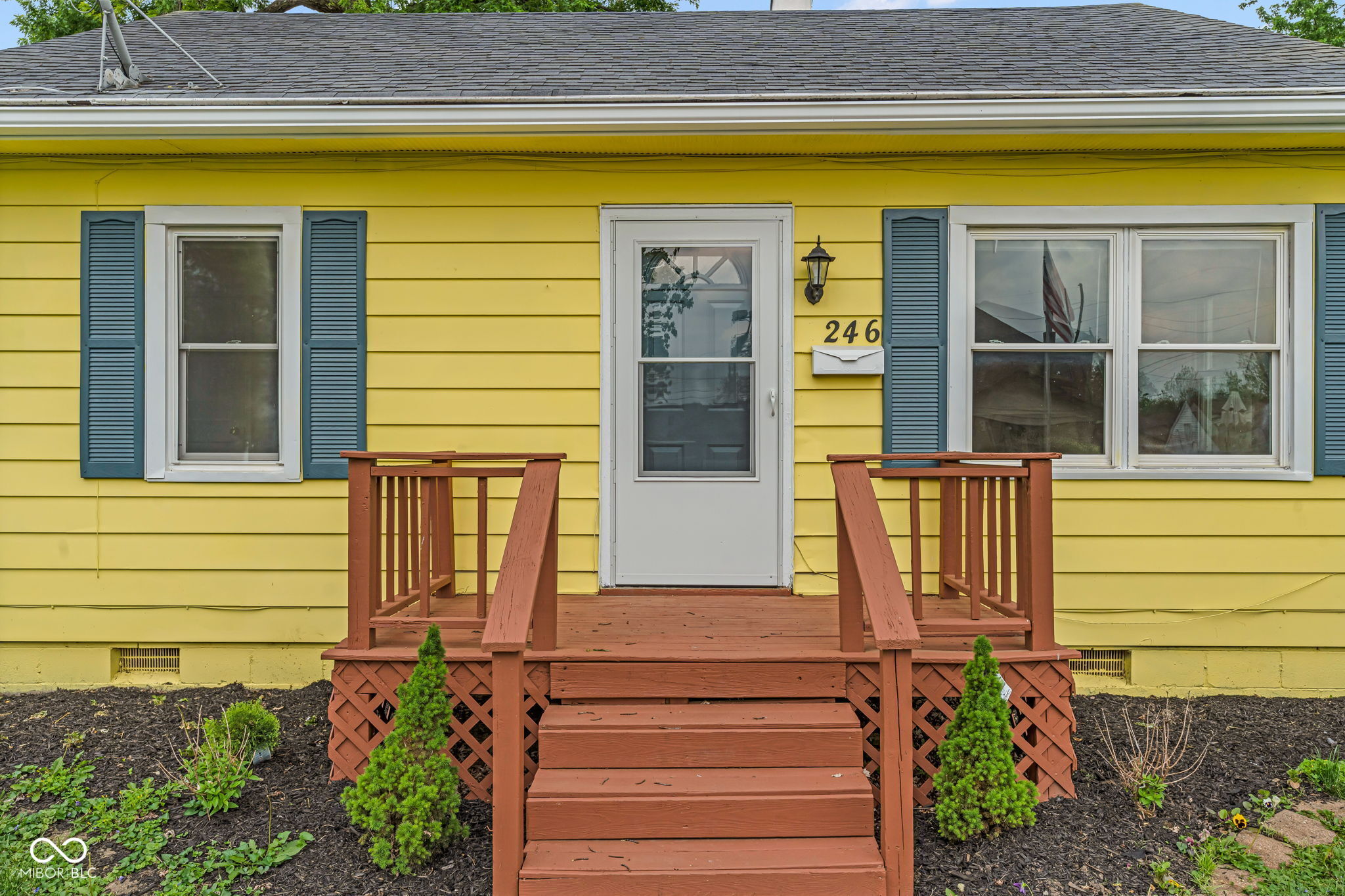 246 N 6th Avenue