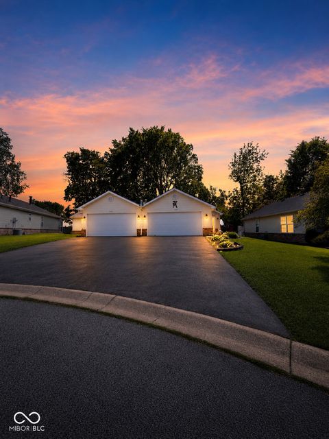 Photo of 7625 Orchard Village Drive, Indianapolis, IN 46217 (MLS # 22102572)