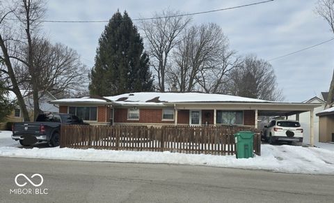 Photo of 3 W Boone Street, Cloverdale, IN 46120 (MLS # 22083339)