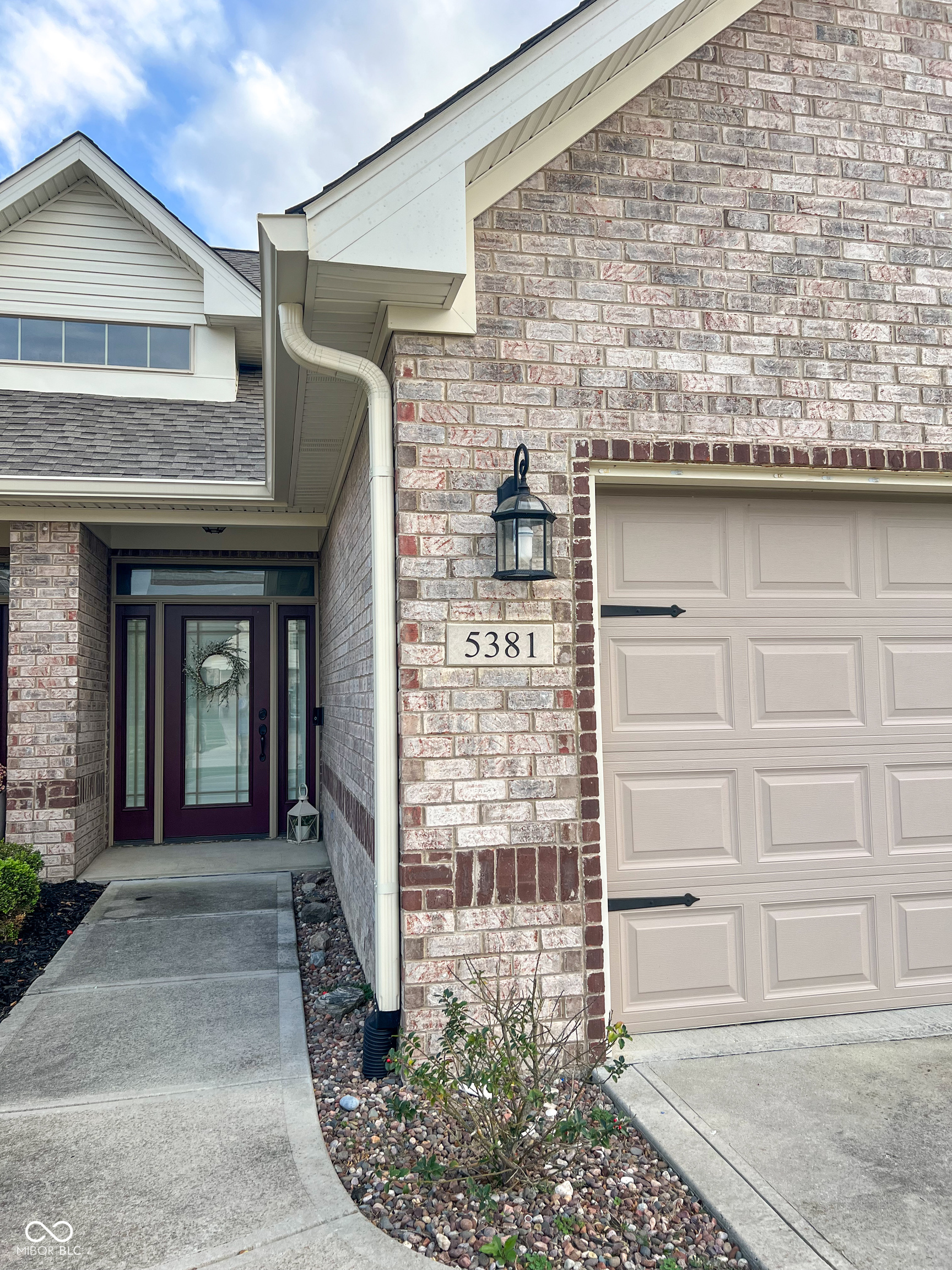 5381 Buckingham Lane