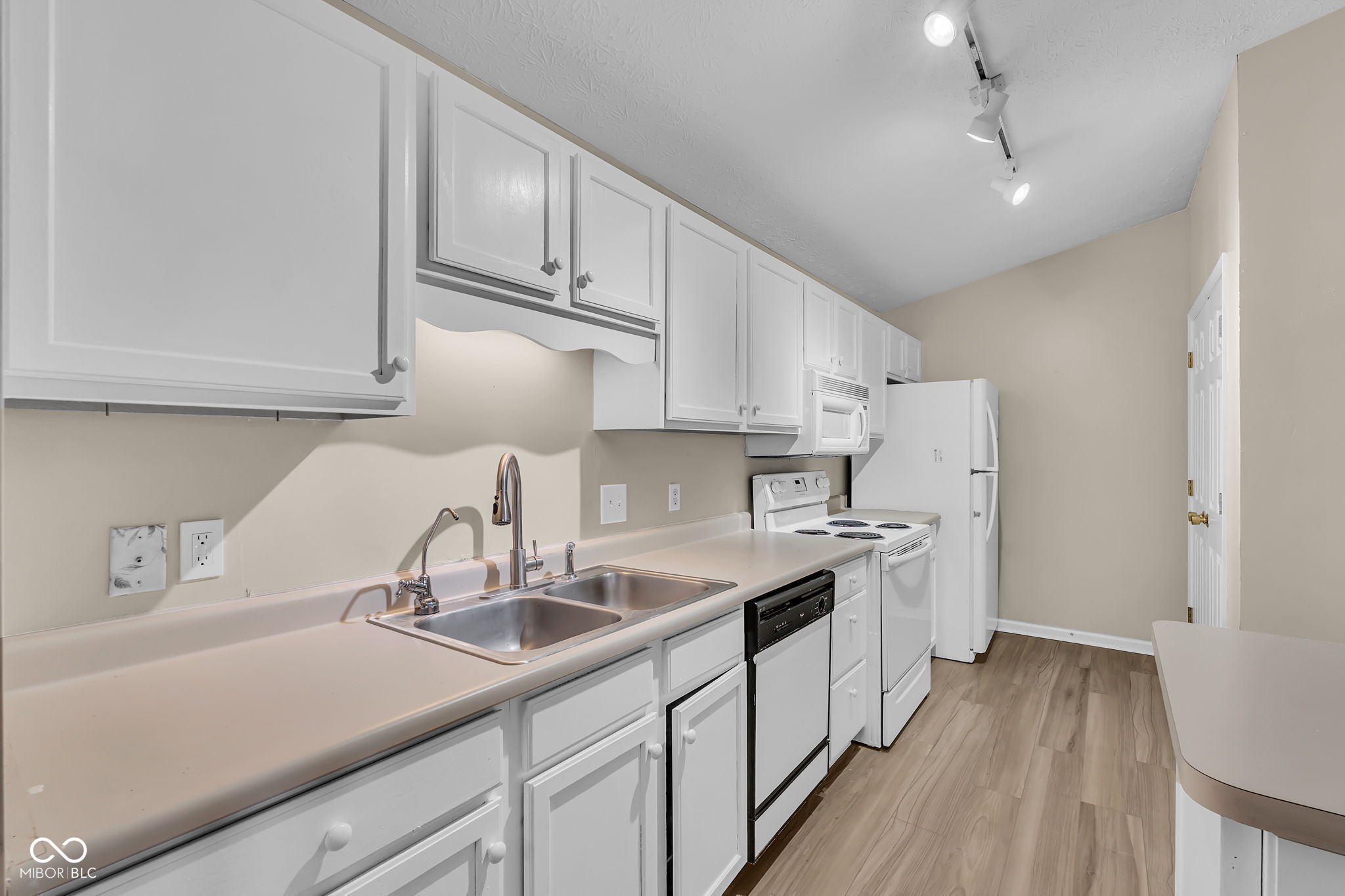 209 Faulkner Court 205