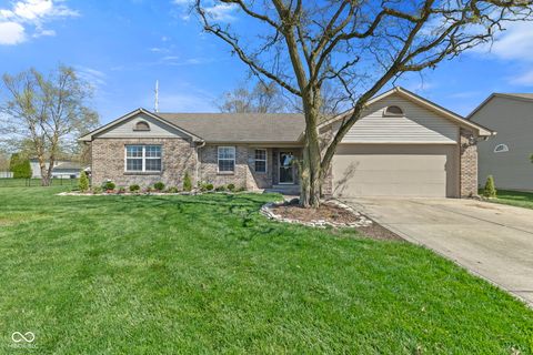 Photo of 927 St Charles Place, Greenwood, IN 46143 (MLS # 22090011)