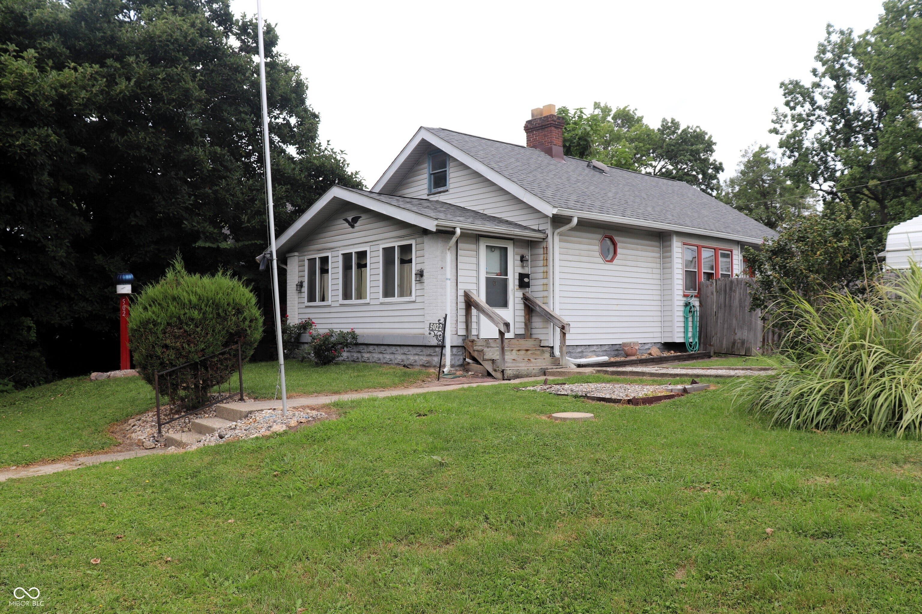 5022 University Avenue