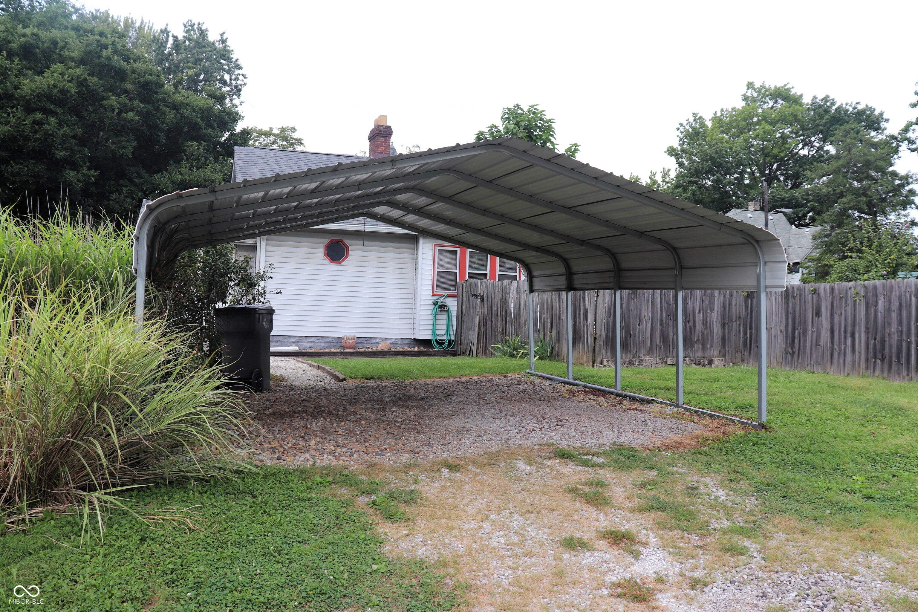 5022 University Avenue