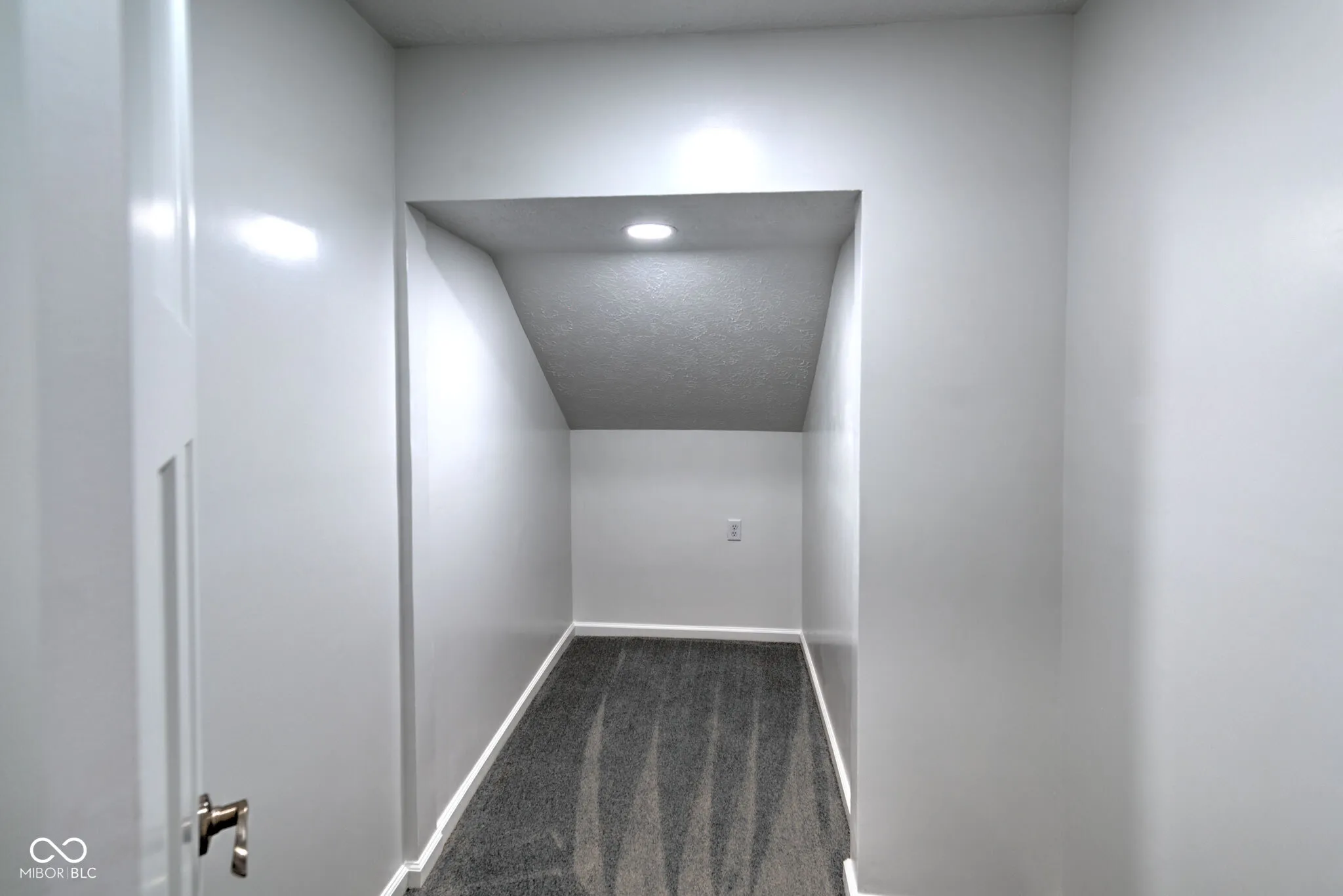 Greenwood, Indiana 46143, United States, 4 Bedrooms Bedrooms, ,4 BathroomsBathrooms,Residential,Pending,78704