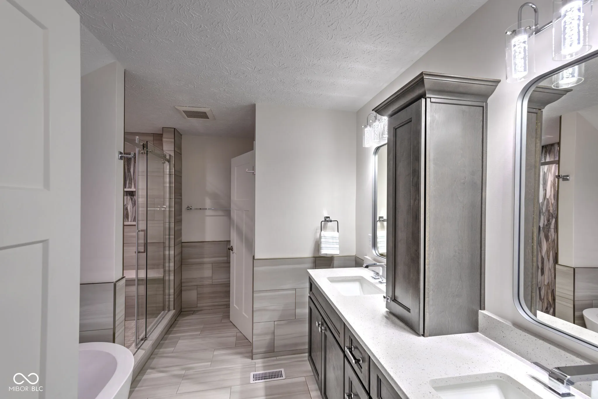 Greenwood, Indiana 46143, United States, 4 Bedrooms Bedrooms, ,4 BathroomsBathrooms,Residential,Pending,78704