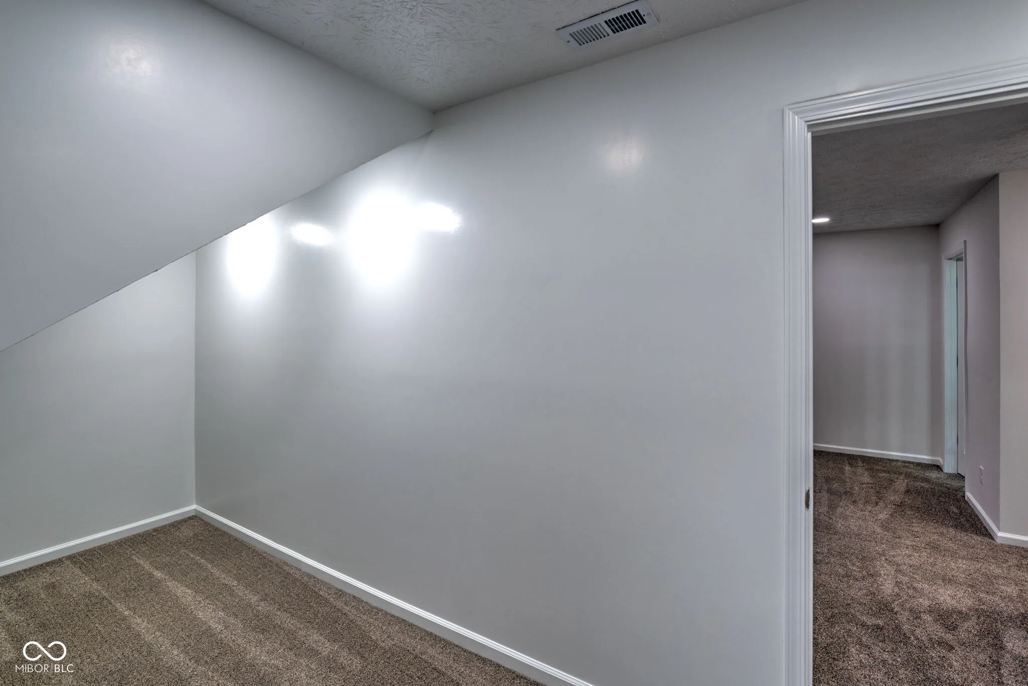 Greenwood, Indiana 46143, United States, 4 Bedrooms Bedrooms, ,4 BathroomsBathrooms,Residential,Pending,78704