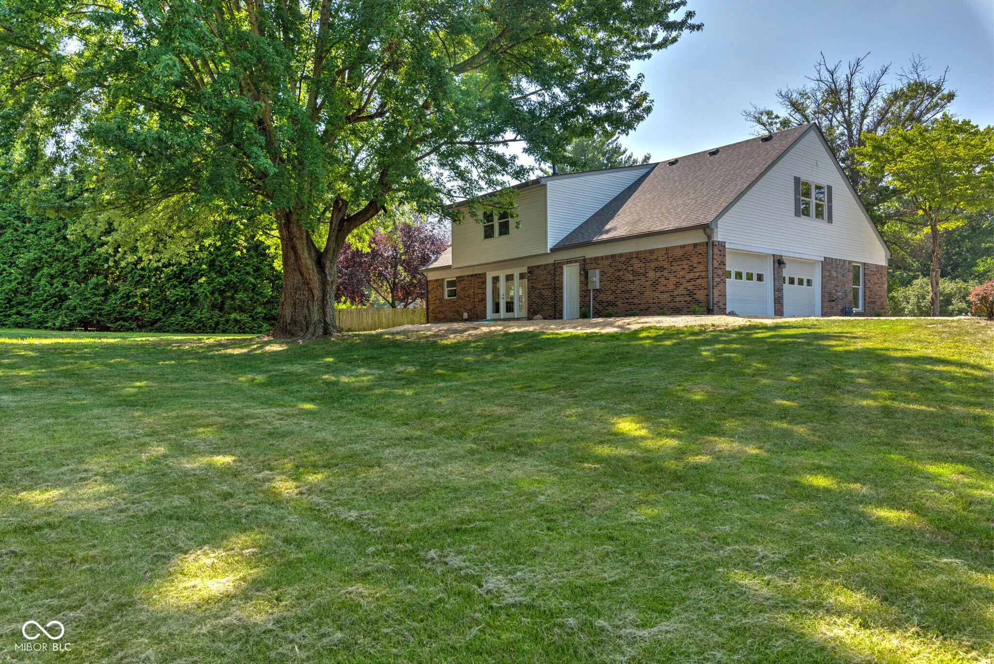 Greenwood, Indiana 46143, United States, 4 Bedrooms Bedrooms, ,4 BathroomsBathrooms,Residential,Pending,78704