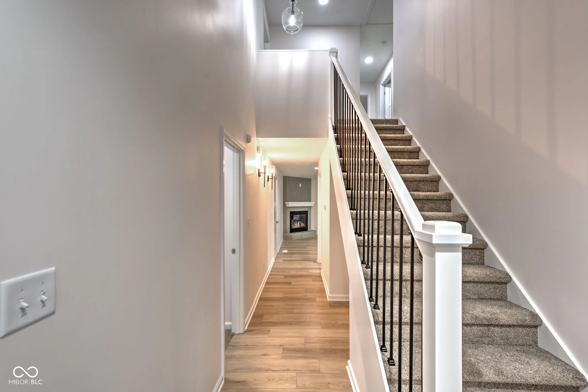 Greenwood, Indiana 46143, United States, 4 Bedrooms Bedrooms, ,4 BathroomsBathrooms,Residential,Pending,78704