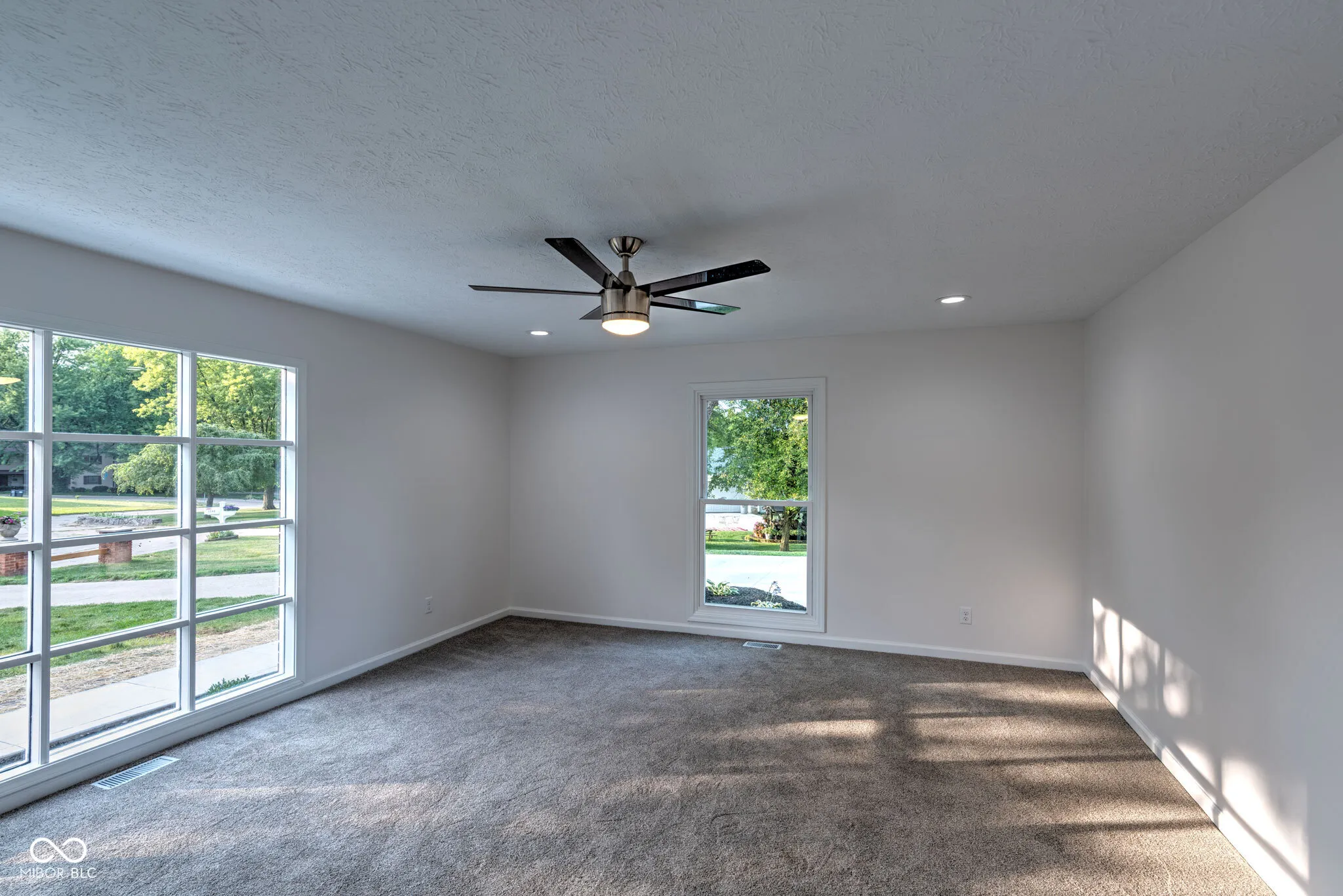 Greenwood, Indiana 46143, United States, 4 Bedrooms Bedrooms, ,4 BathroomsBathrooms,Residential,Pending,78704