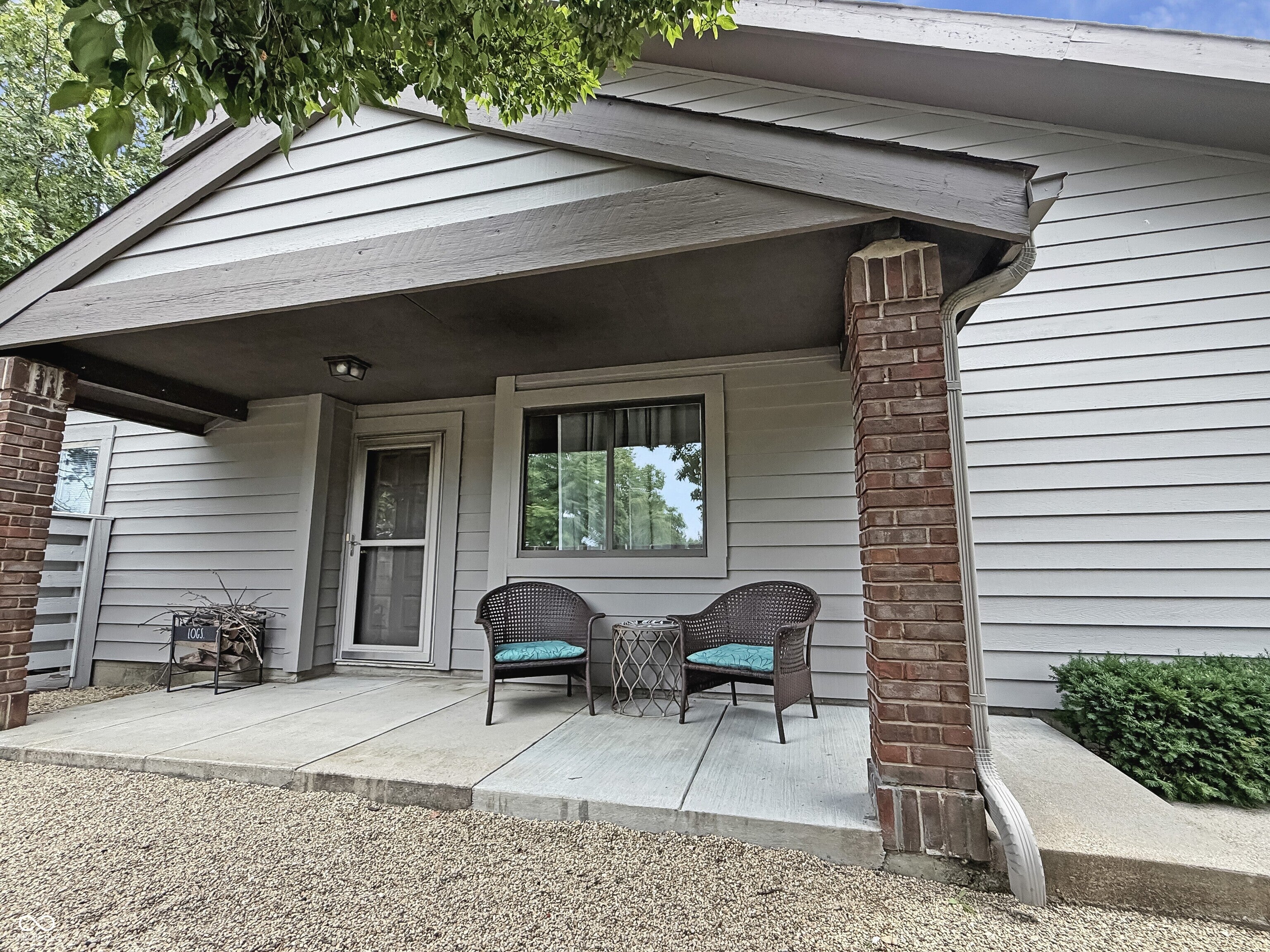 4692 Carya Square