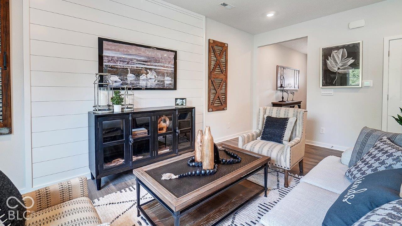 6112 Wasco Drive