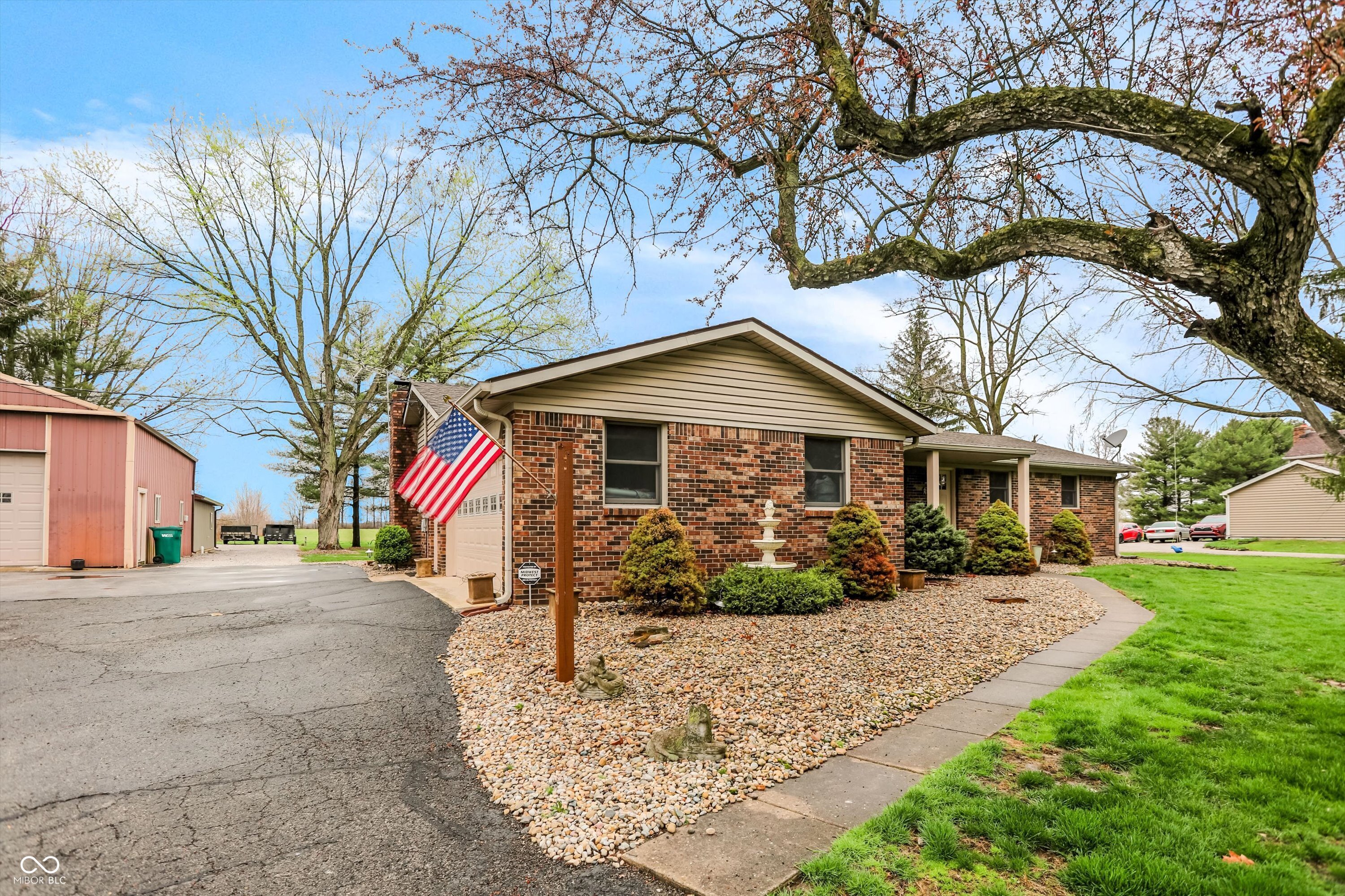 8420 N County Road 150 E