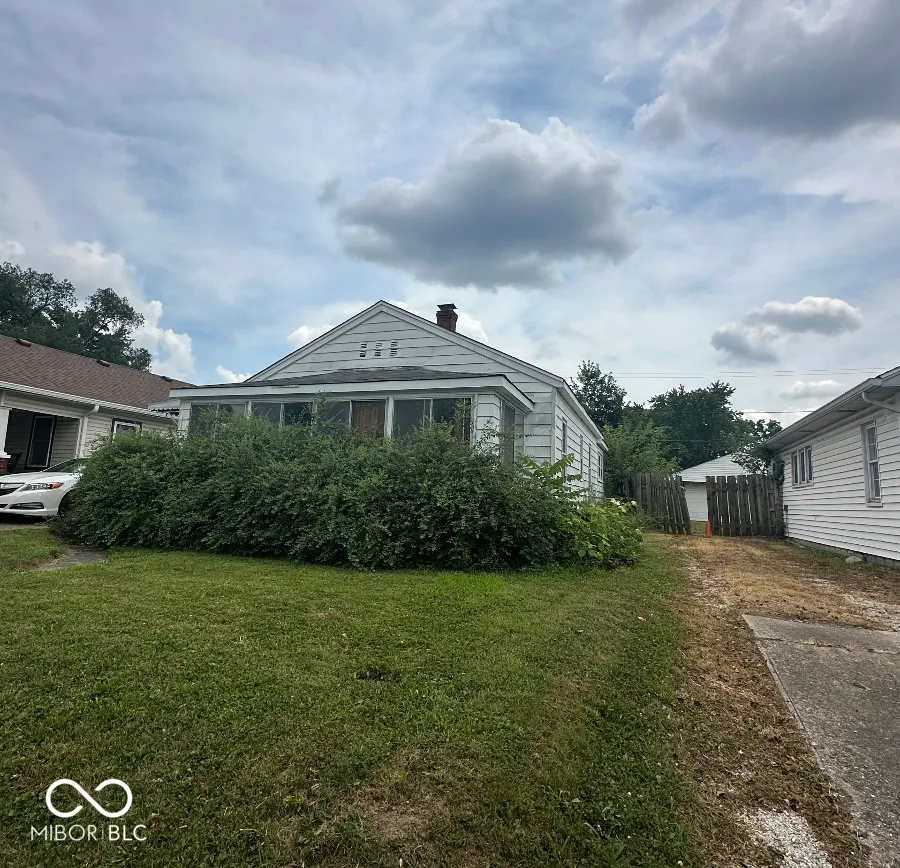 Indianapolis, Indiana 46203, United States, 2 Bedrooms Bedrooms, ,1 BathroomBathrooms,Residential,Pending,189721