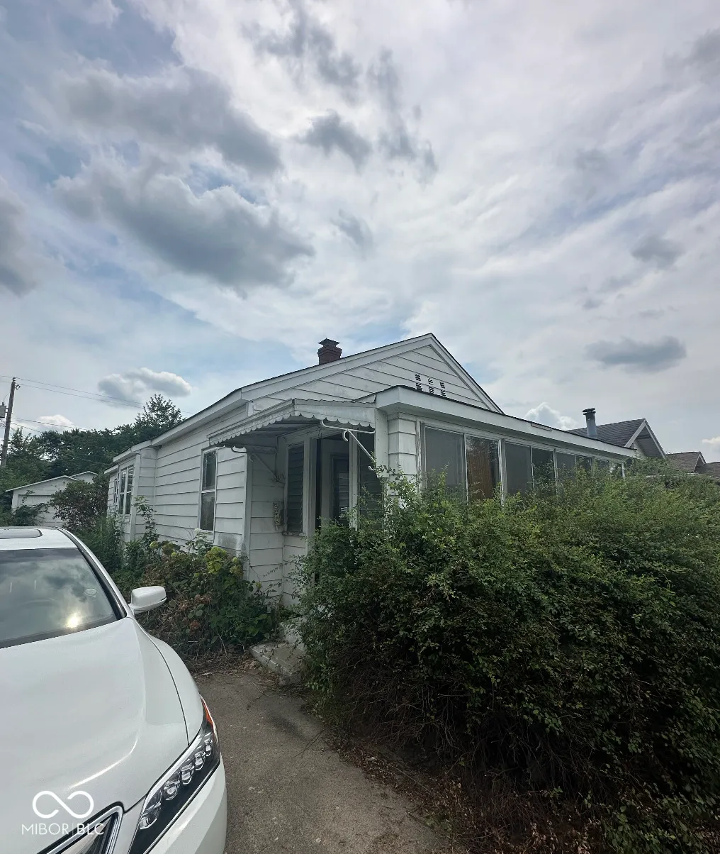 Indianapolis, Indiana 46203, United States, 2 Bedrooms Bedrooms, ,1 BathroomBathrooms,Residential,Pending,189721