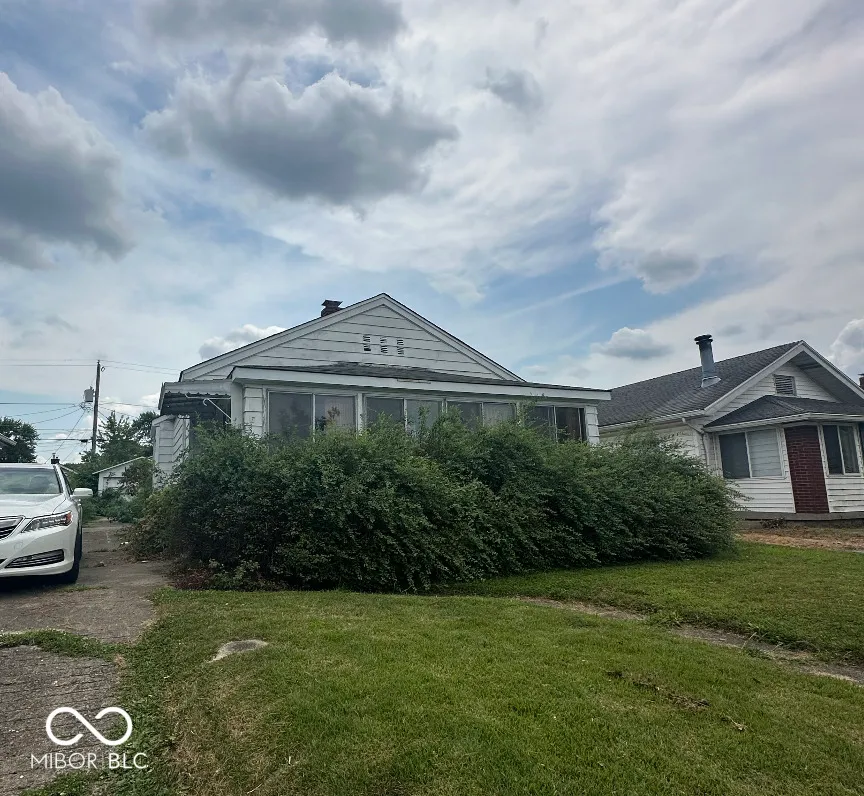 Indianapolis, Indiana 46203, United States, 2 Bedrooms Bedrooms, ,1 BathroomBathrooms,Residential,Pending,189721