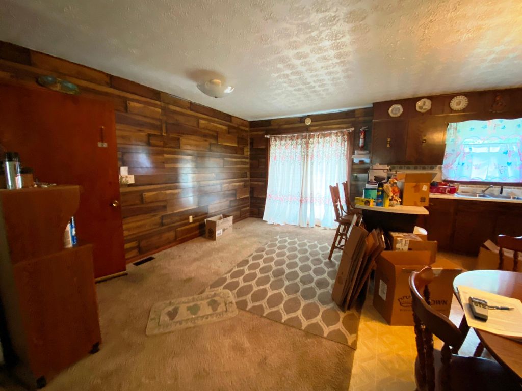 View Tom Lawson's Homes for Sale Tom Lawson North Vernon, Scipio