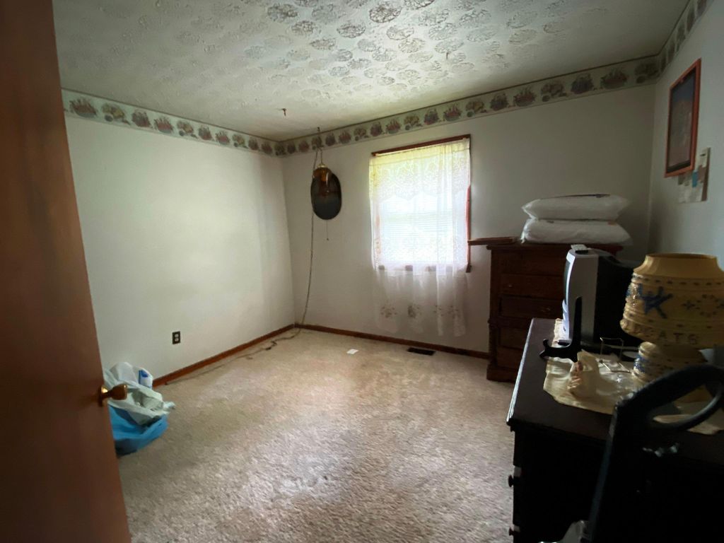 View Tom Lawson's Homes for Sale Tom Lawson North Vernon, Scipio