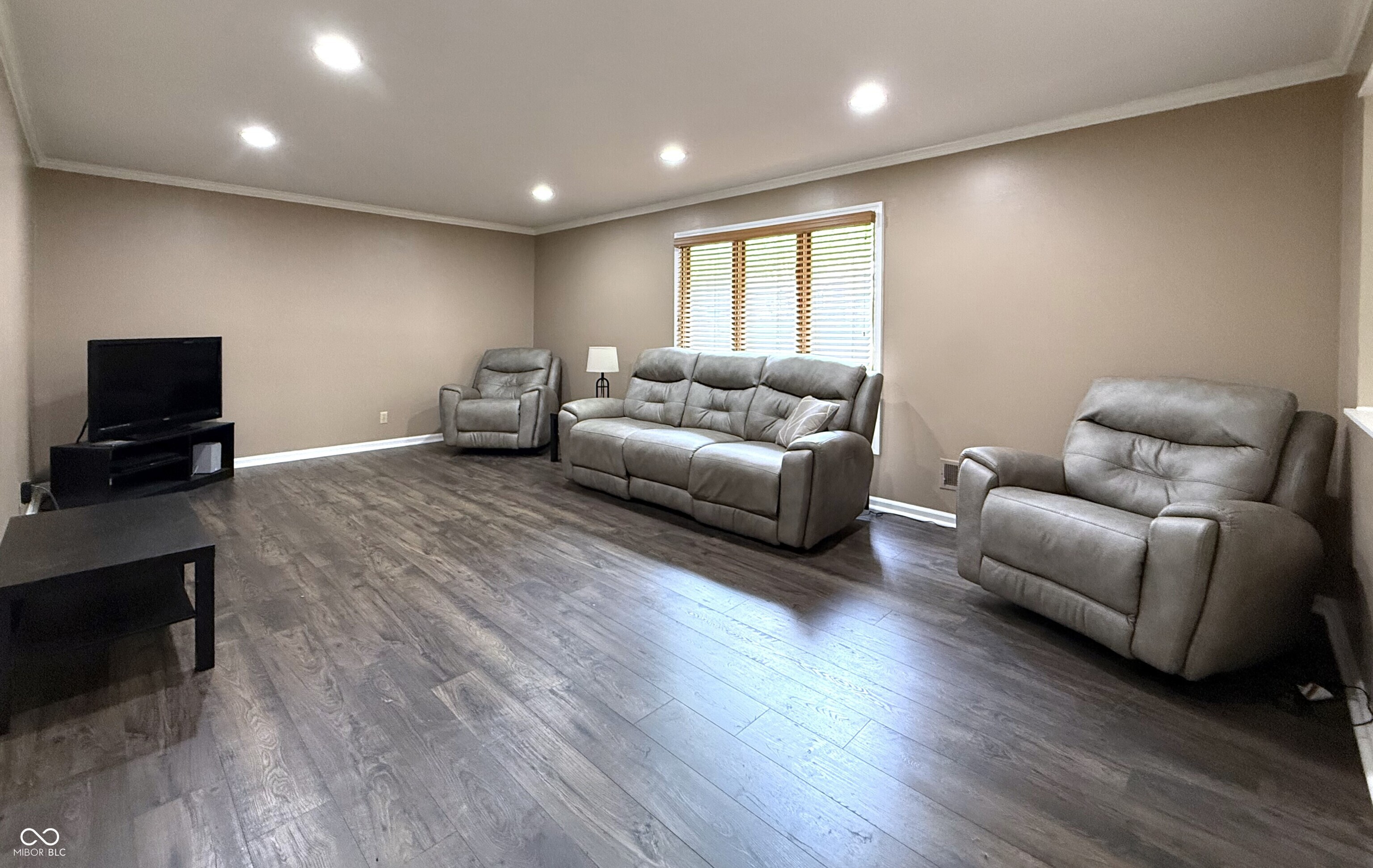 6579 English Drive