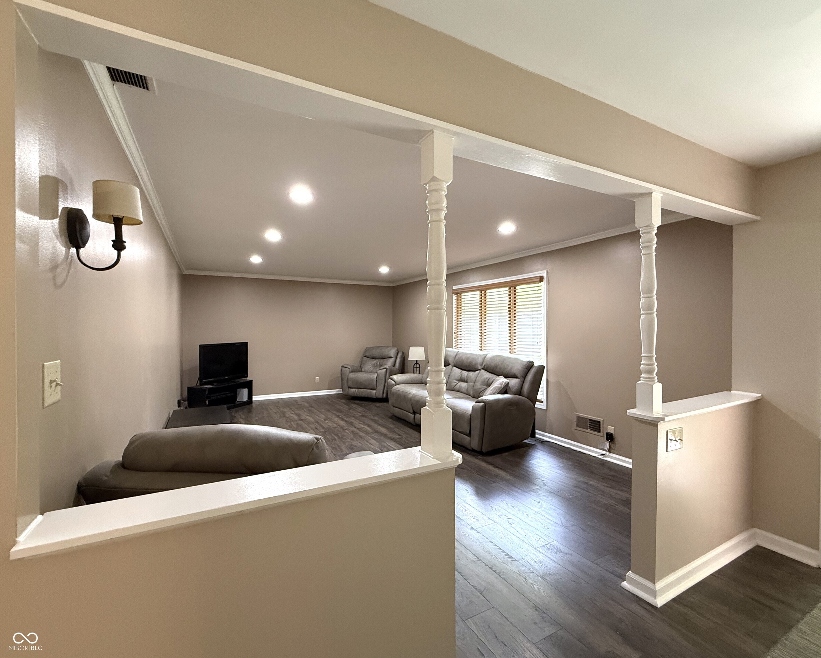 6579 English Drive