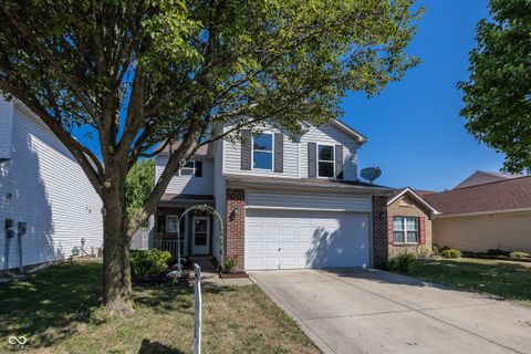 Photo of 4620 Whitham Lane, Indianapolis, IN 46237 (MLS # 22096104)