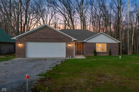 319 Mill Springs Fillmore IN 46128