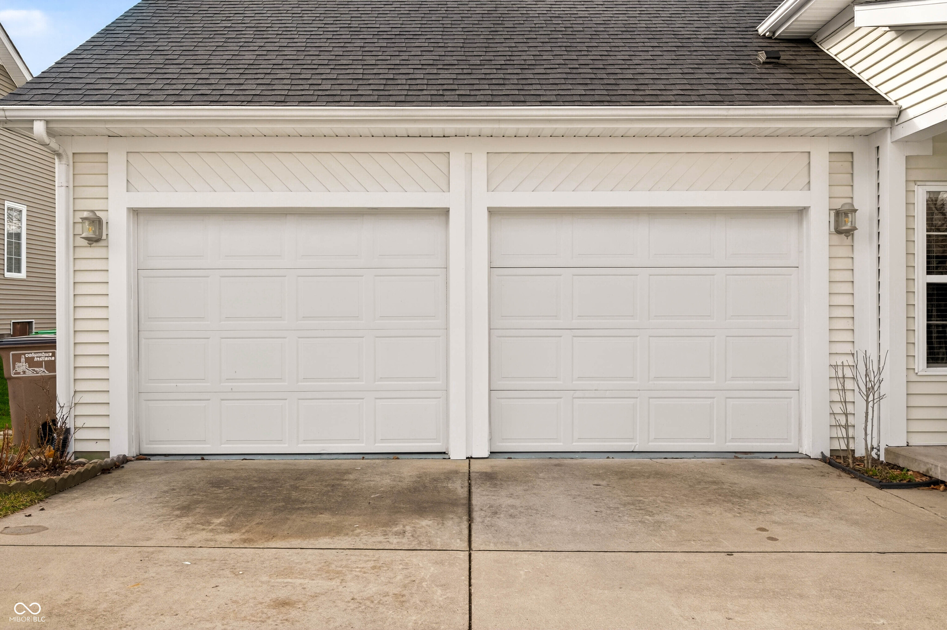 5621 Black Oak Drive