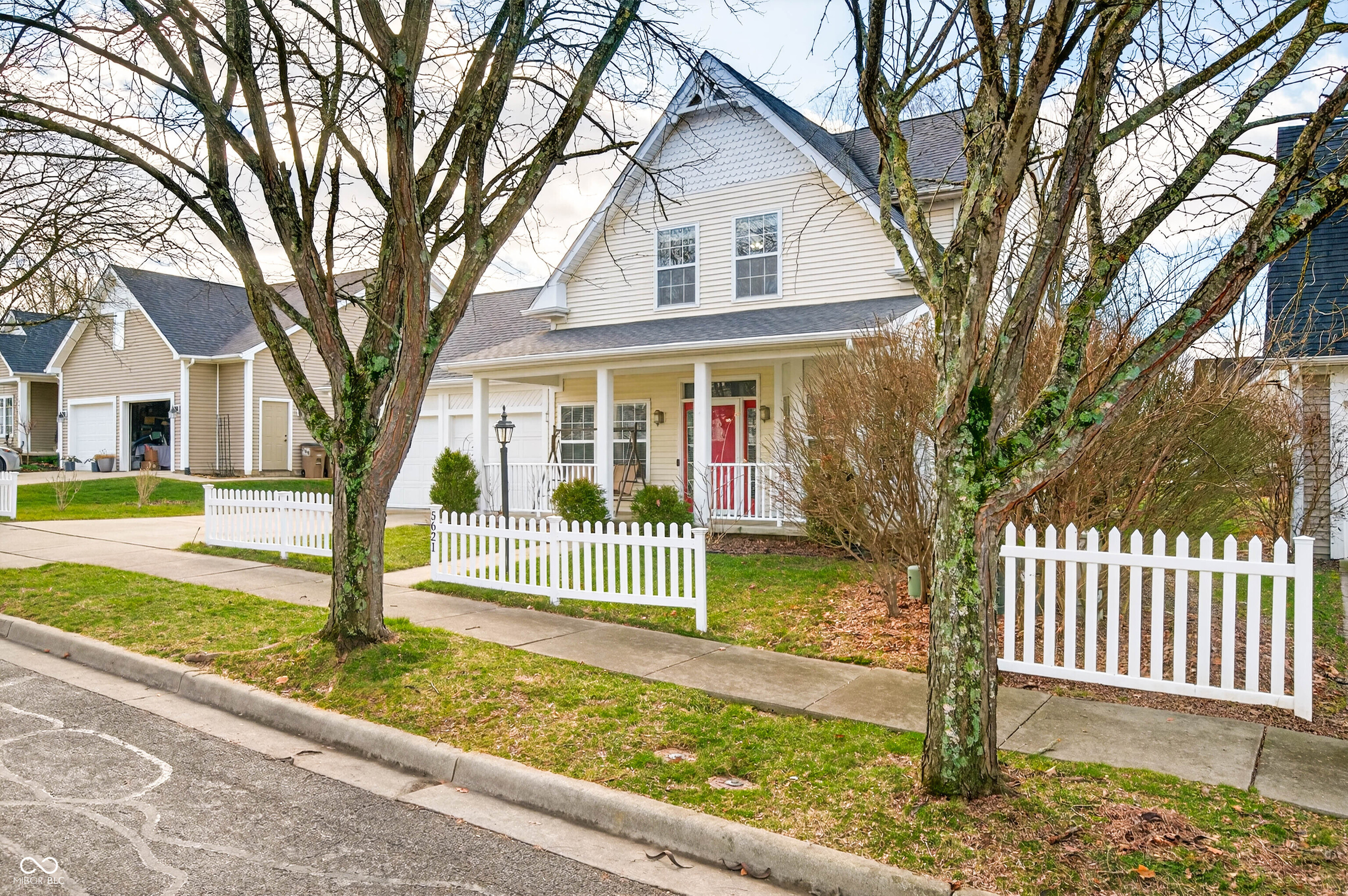 5621 Black Oak Drive