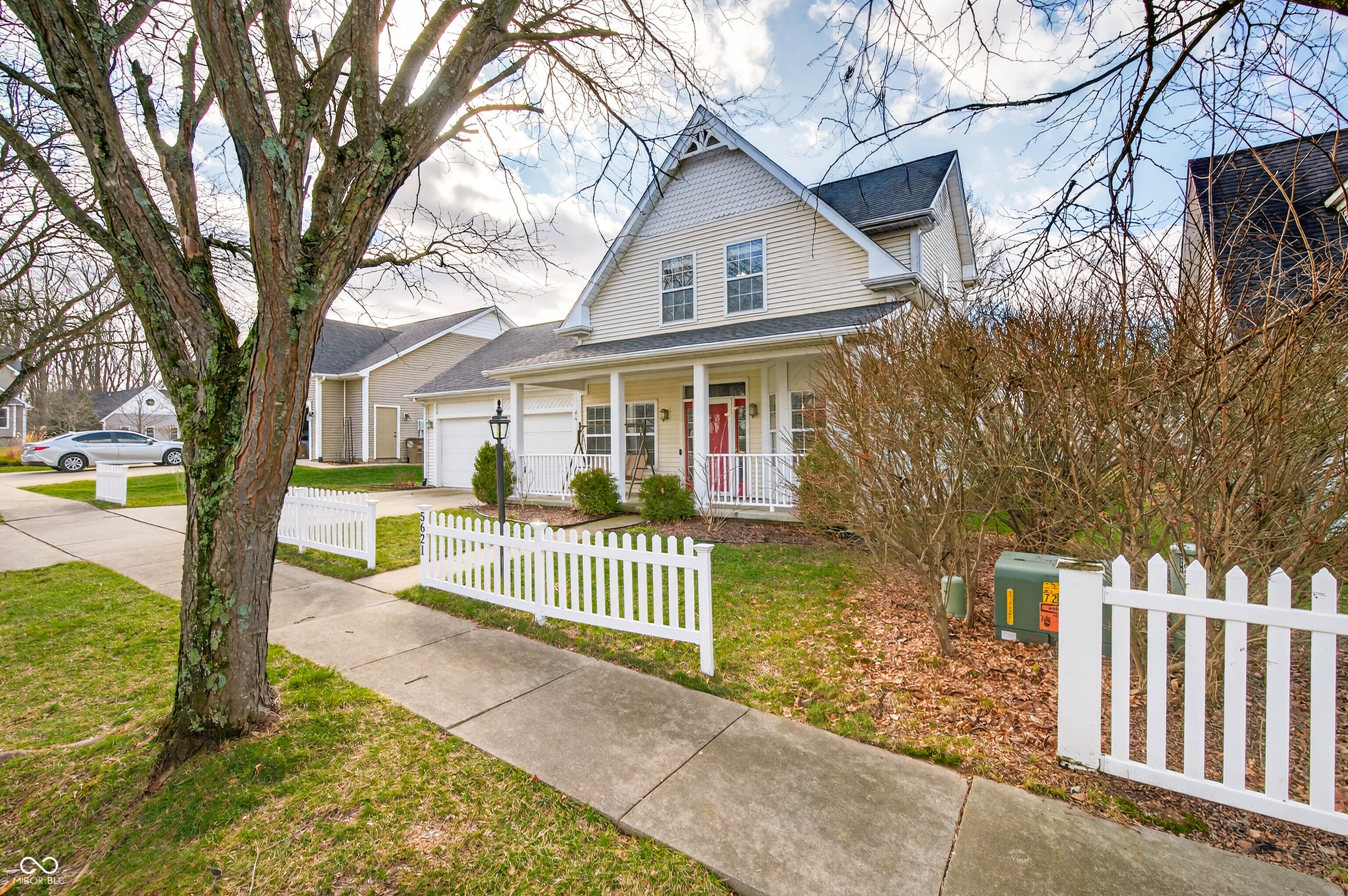 5621 Black Oak Drive