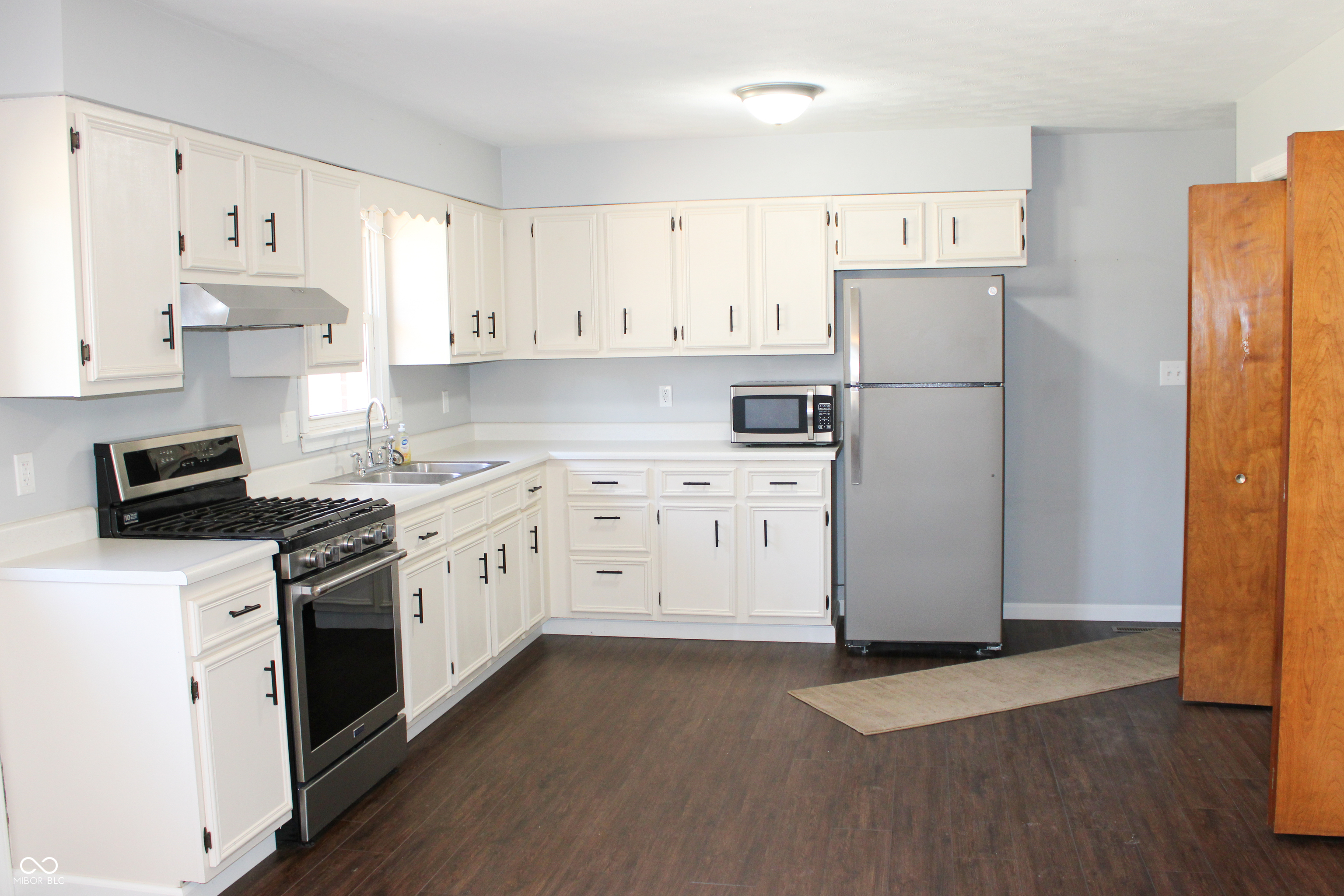 2460 S State Highway 7