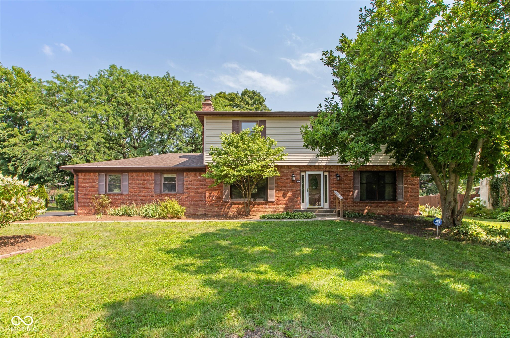 Photo 1 of 28 — 5834 Barnstable Court, Indianapolis, IN 46250