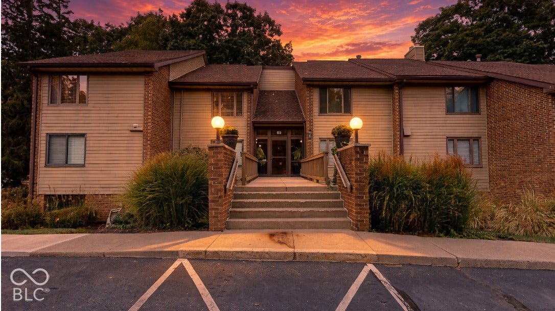 201 Bluffs Circle E