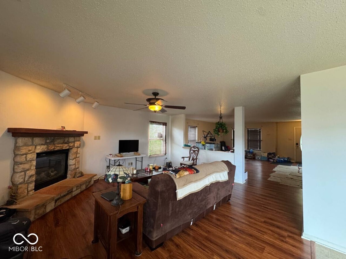 9317 W Quarter Moon Drive
