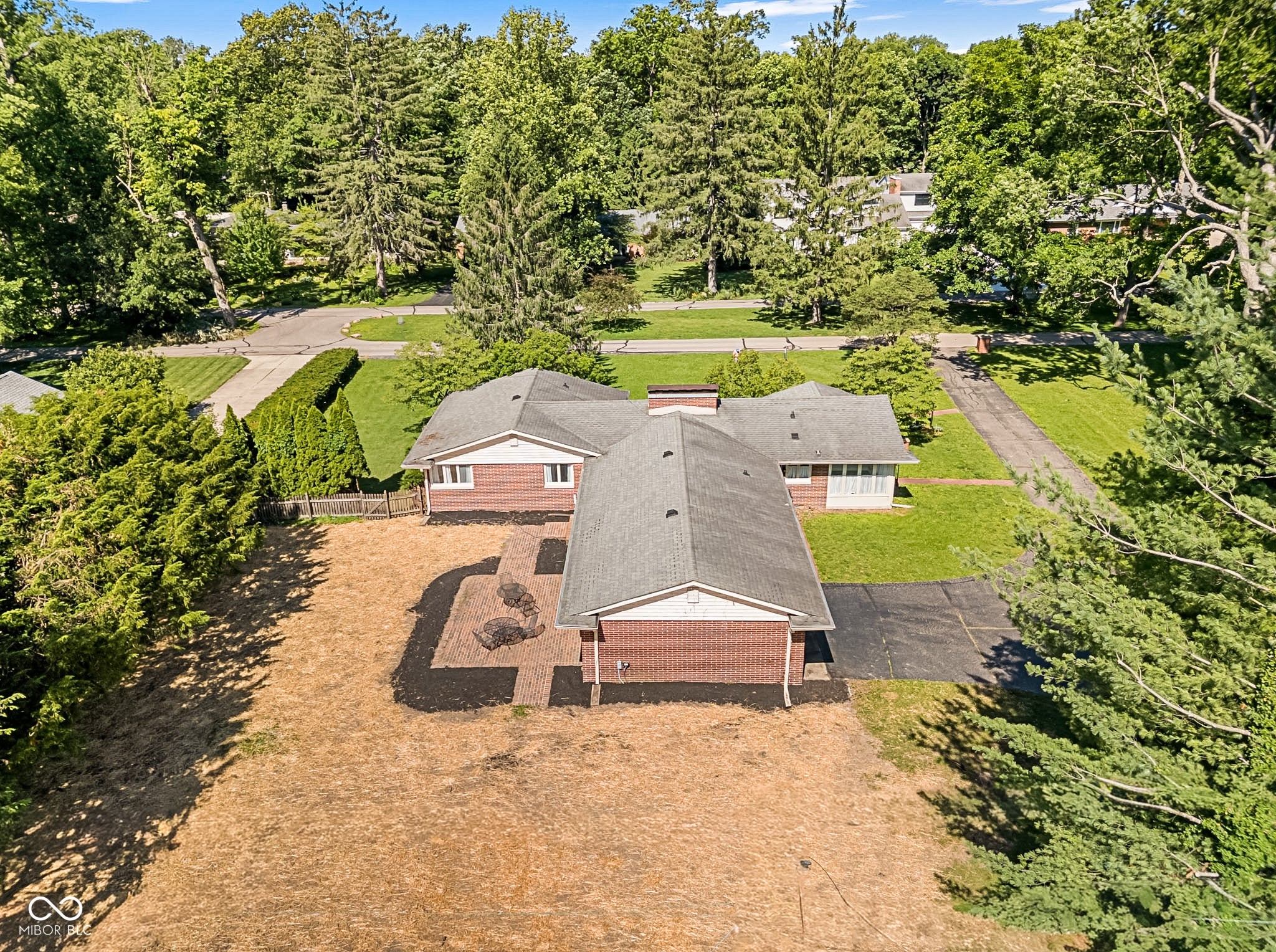 3233 Woodland Parkway