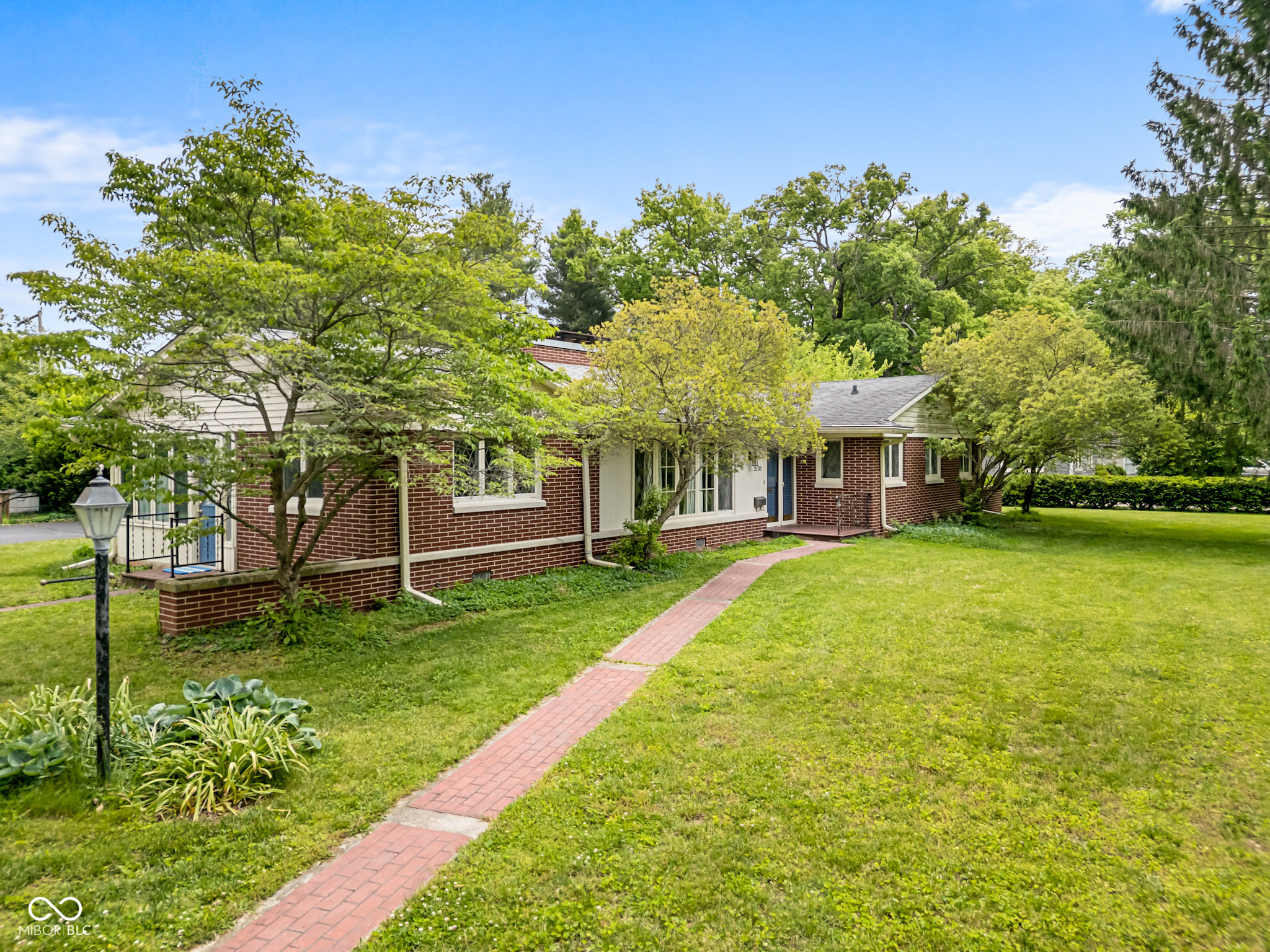 3233 Woodland Parkway