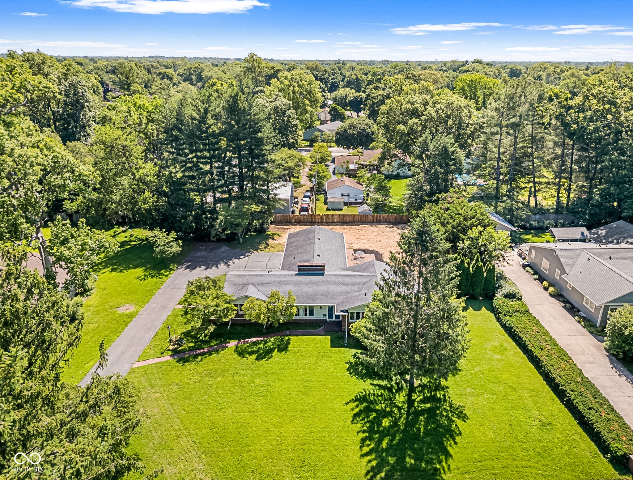 3233 Woodland Parkway
